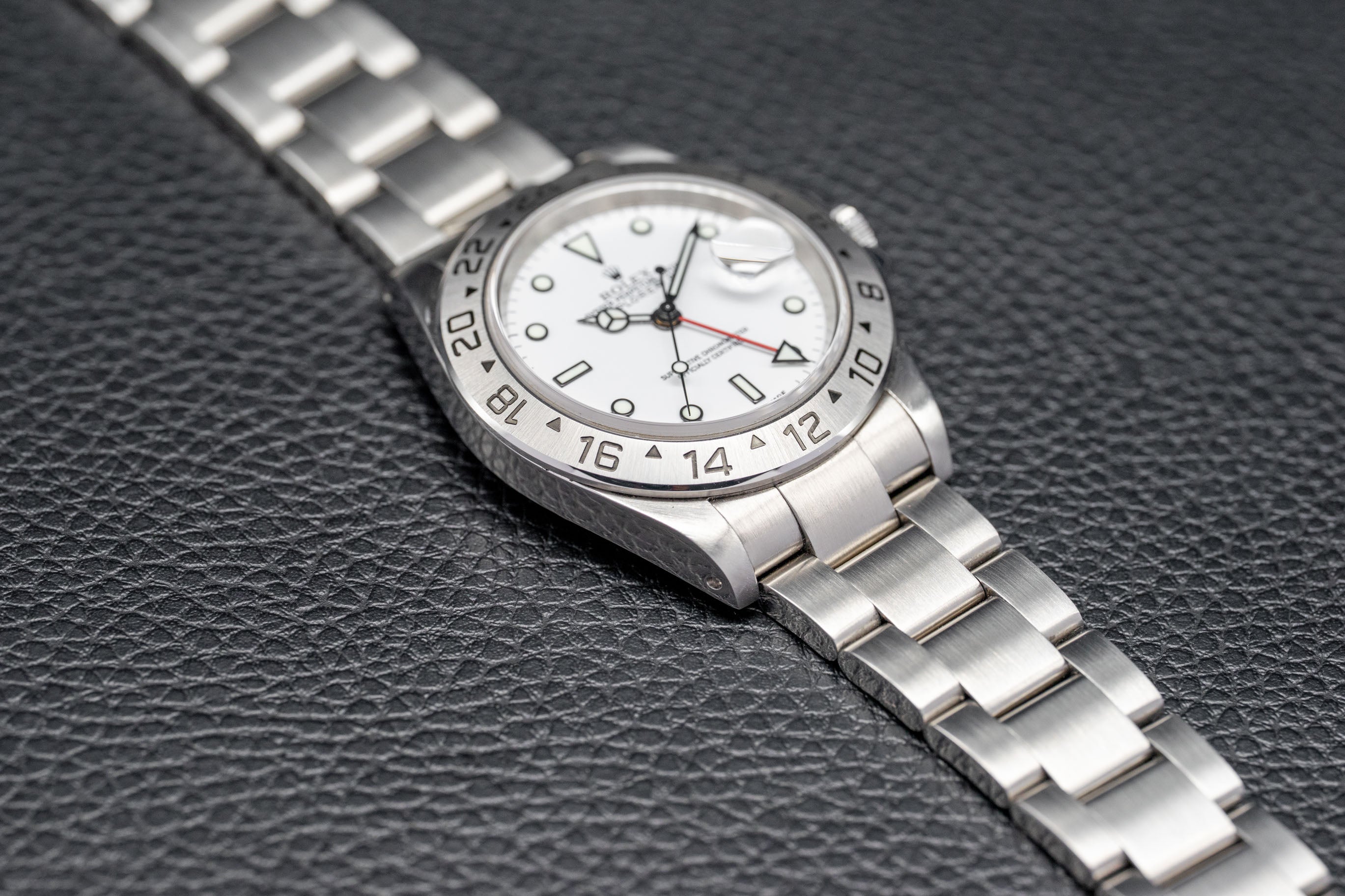 Rolex Explorer 2 Polar 16570 Complete Set 2002 Box + Papers