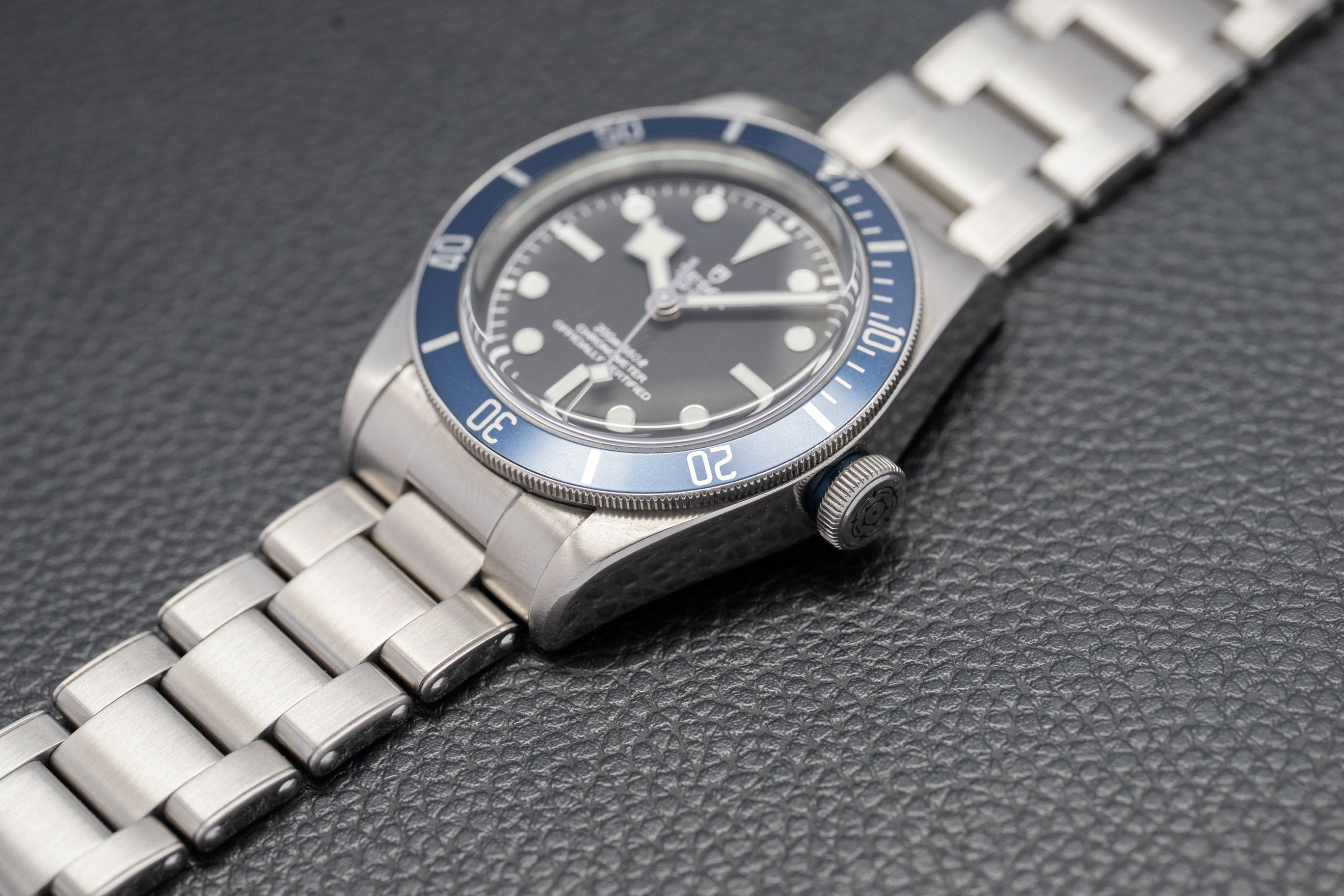 Tudor Black Bay 79230B Esfera Negra 2021 Papeles
