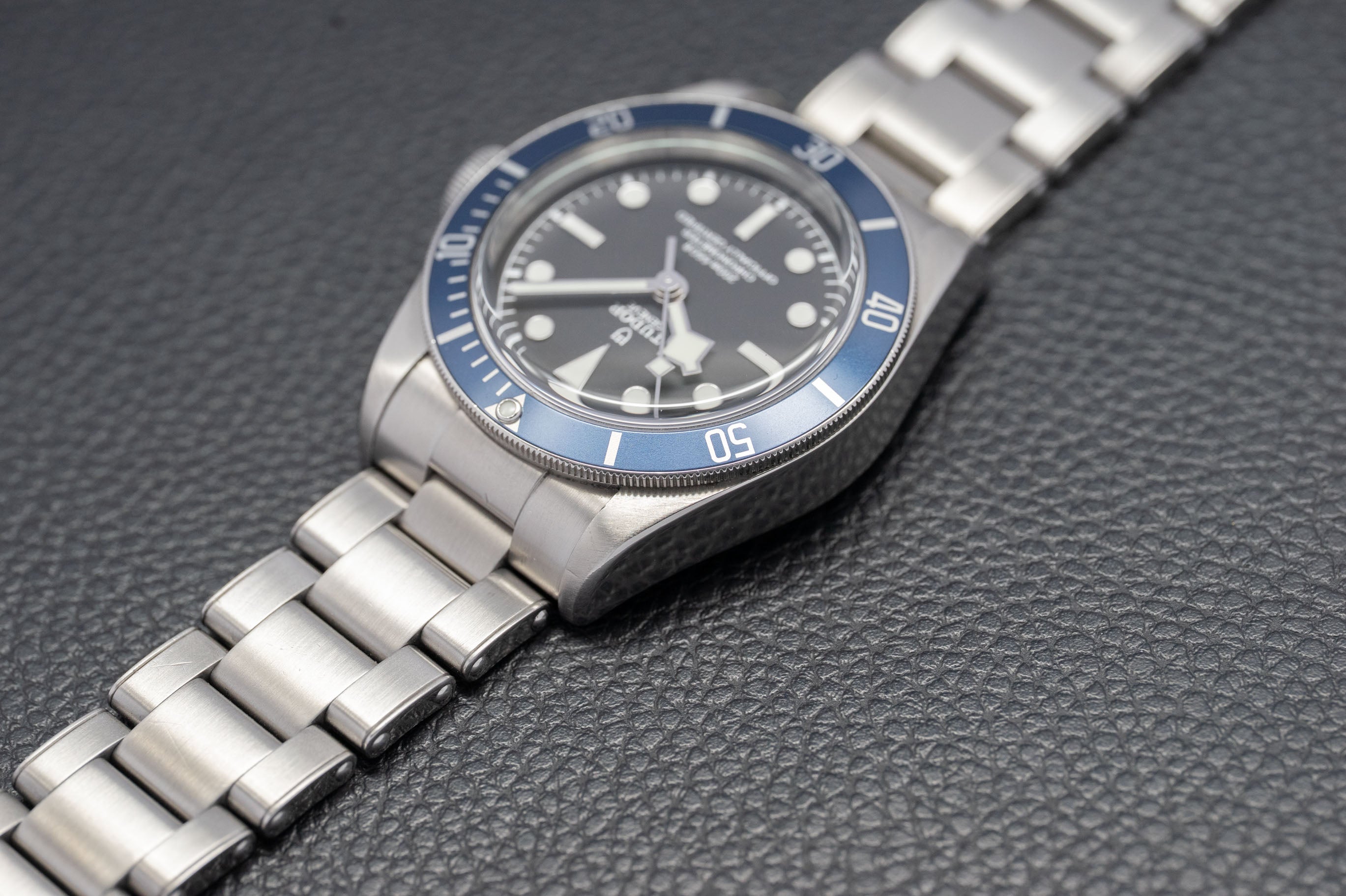 Tudor Black Bay 79230B Esfera Negra 2021 Papeles