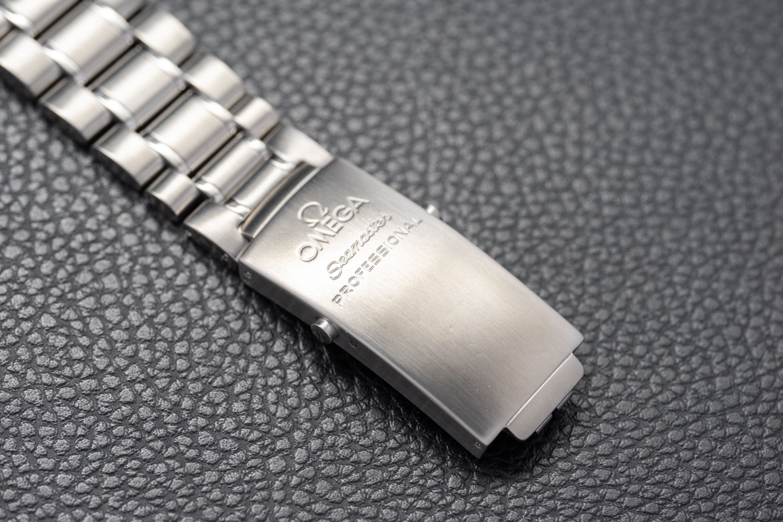 Omega Seamaster Diver 300 2264.50 Black Dial 1998