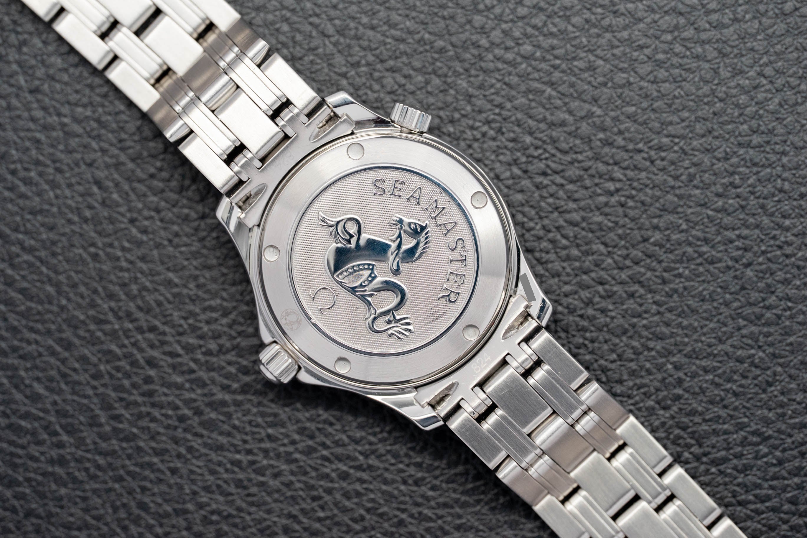 Omega Seamaster Diver 2222.80 Blue Dial 2010