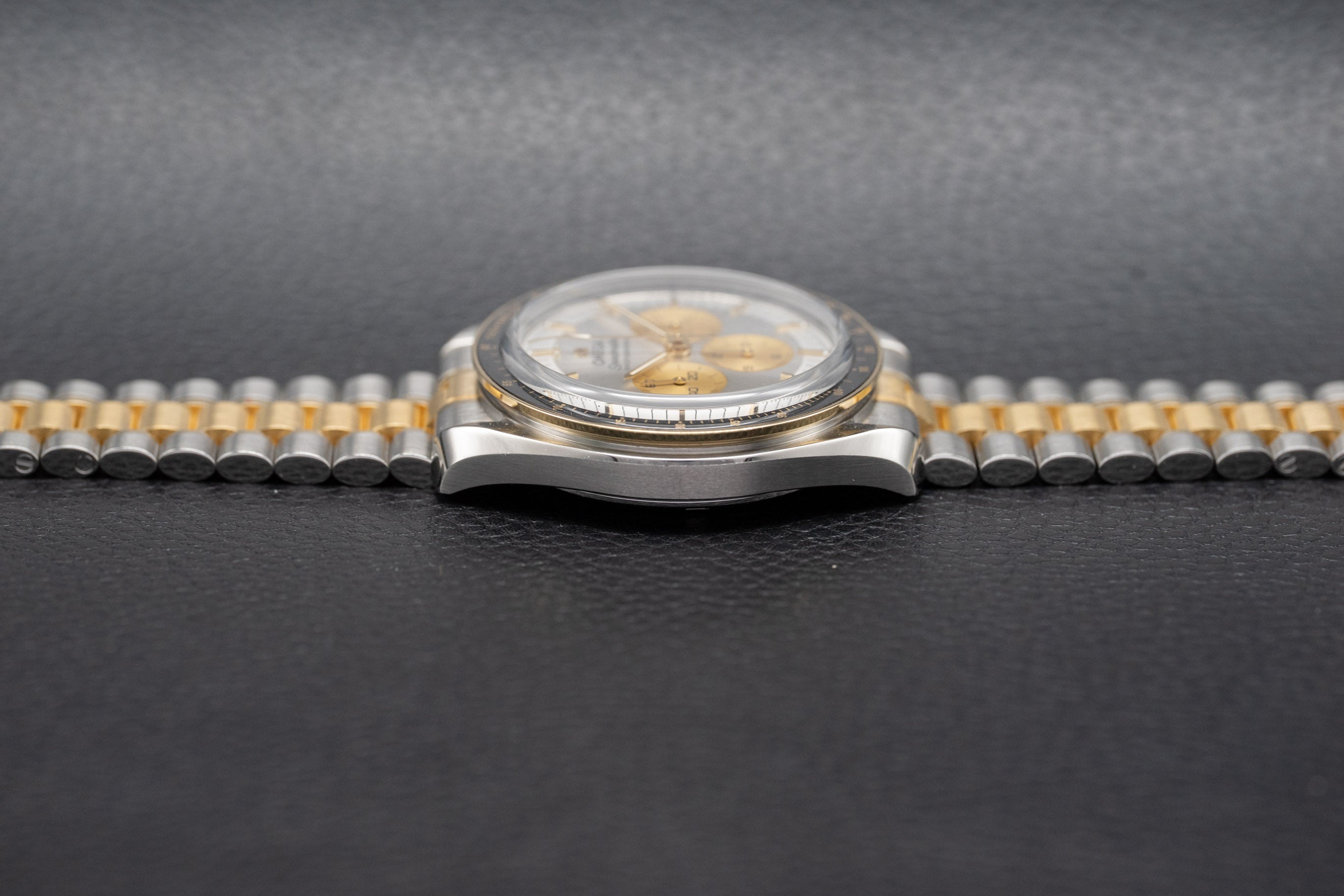 Omega Speedmaster Professional Moonwatch 310.20.42.50.02.001 Complete Set 2024 Box + Papers