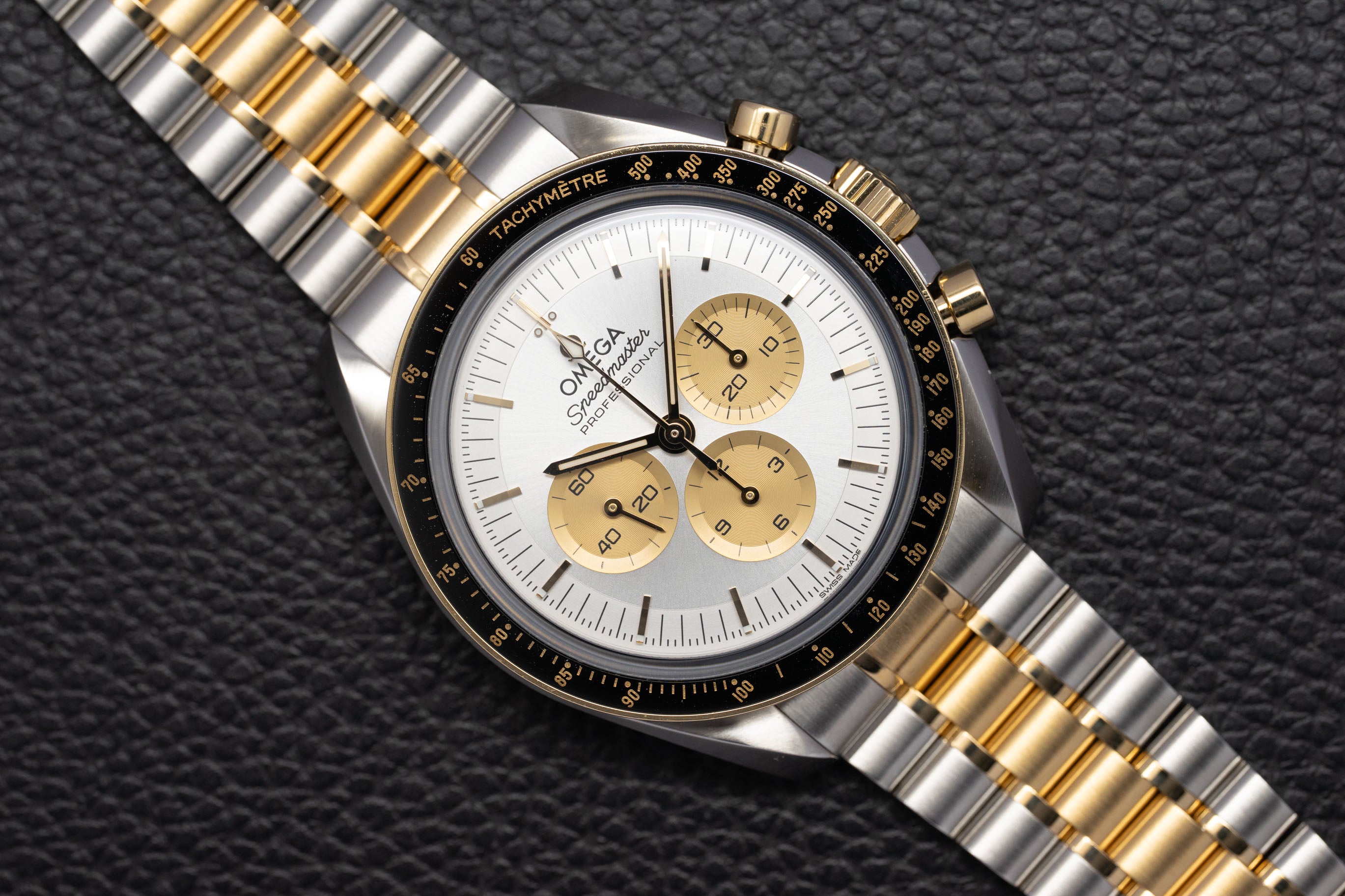 Omega Speedmaster Professional Moonwatch 310.20.42.50.02.001 Complete Set 2024 Box + Papers