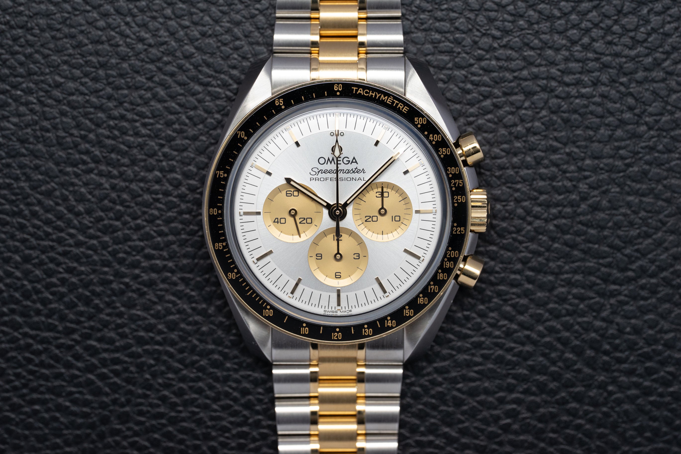 Omega Speedmaster Professional Moonwatch 310.20.42.50.02.001 Complete Set 2024 Box + Papers
