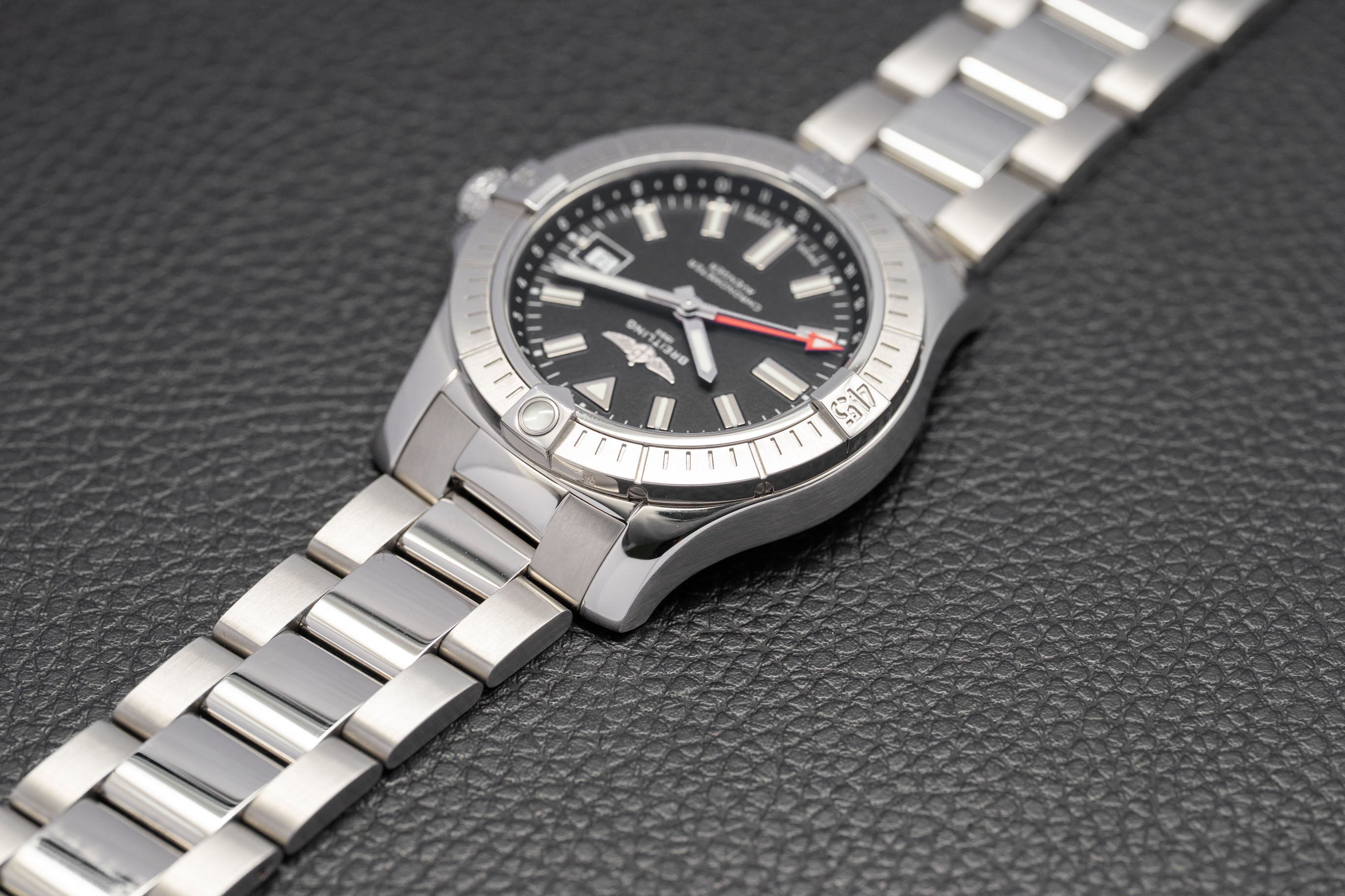 Breitling Avenger GMT A32397 Complete Set 2024 Box + Papers