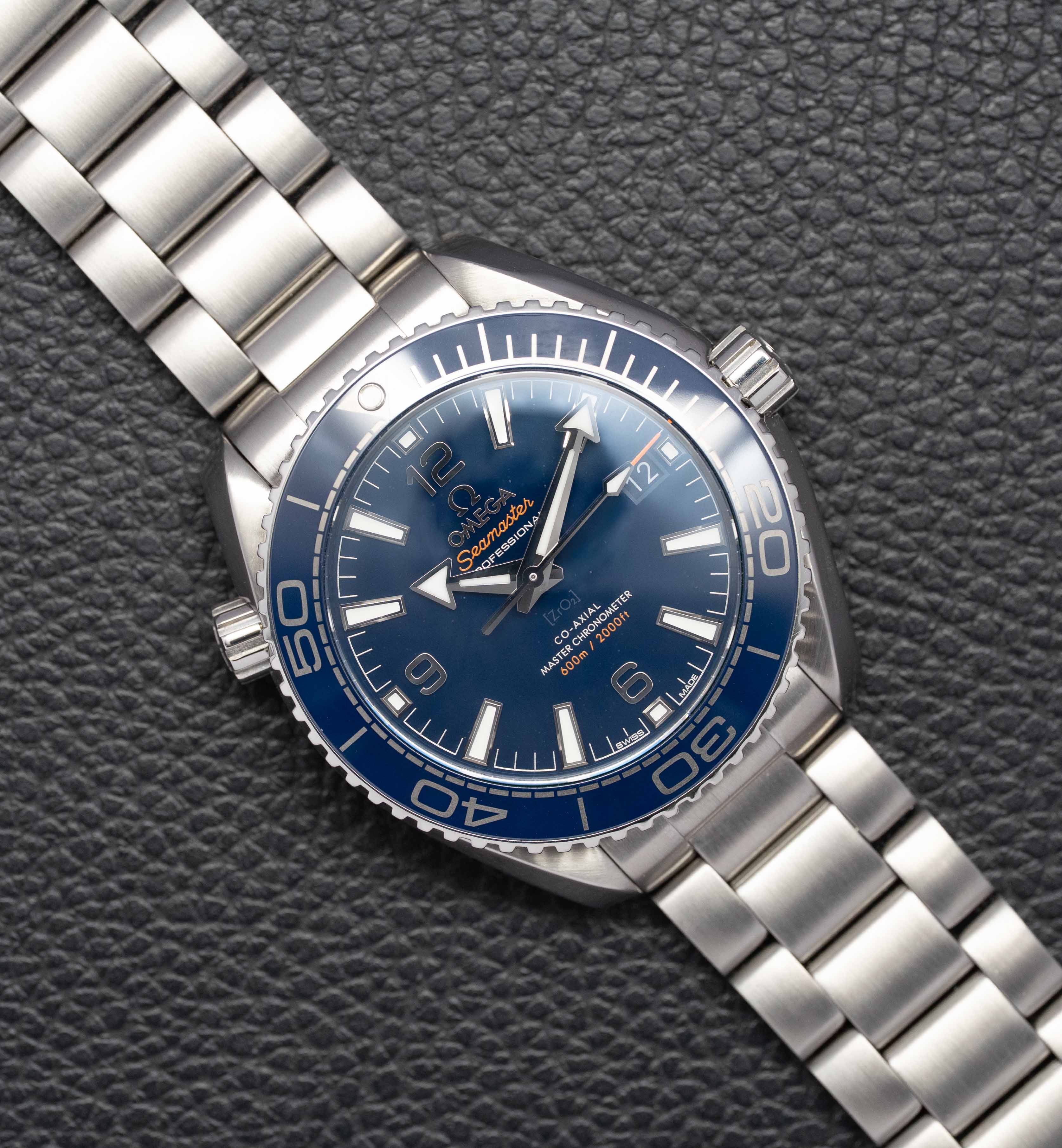 Omega Seamaster Planet Ocean 215.30.40.20.03.001, esfera azul, 2022, con documentación