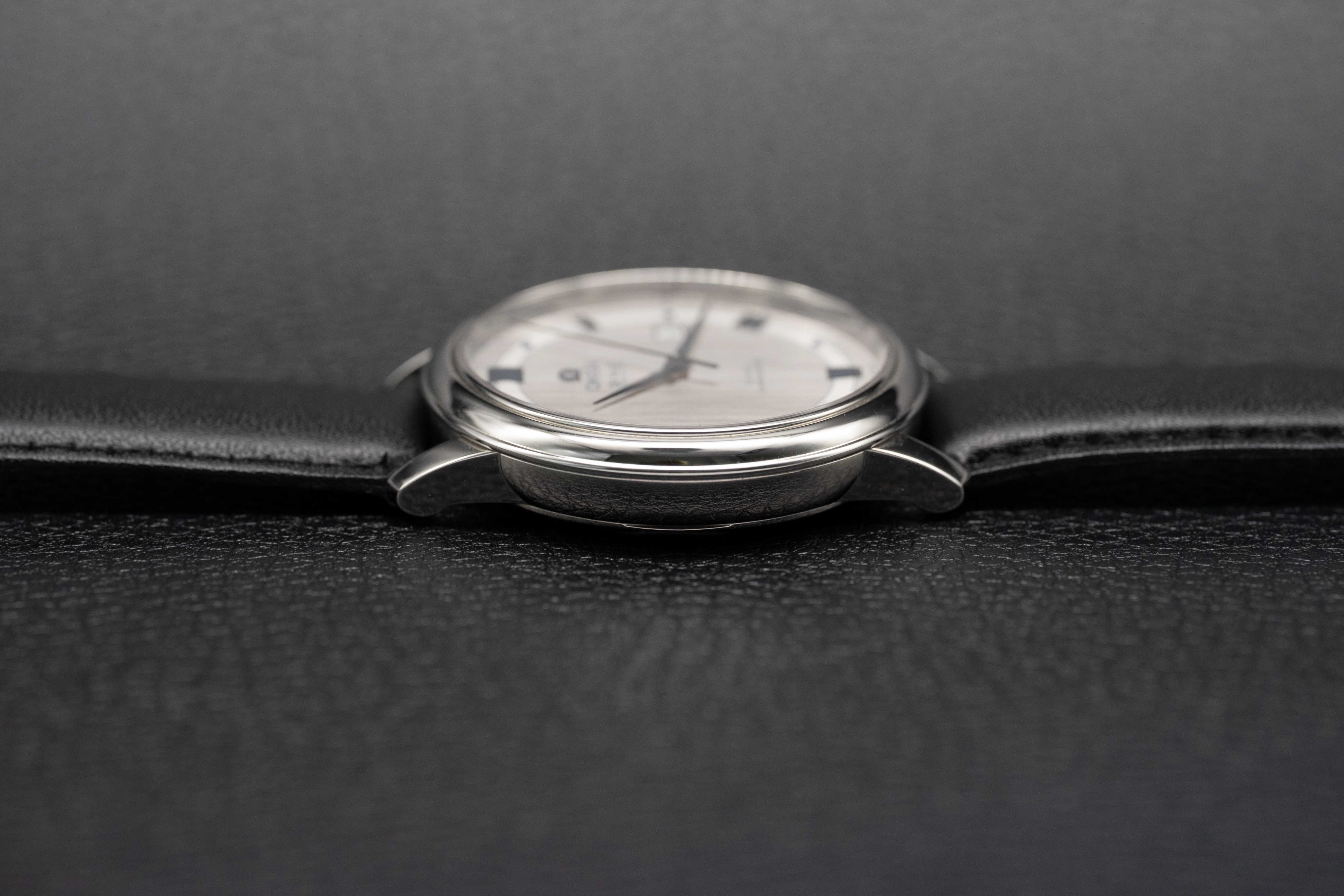 Omega De Ville Prestige 424.13.40.20.02.003 Quadrante argento 2018 Con documenti