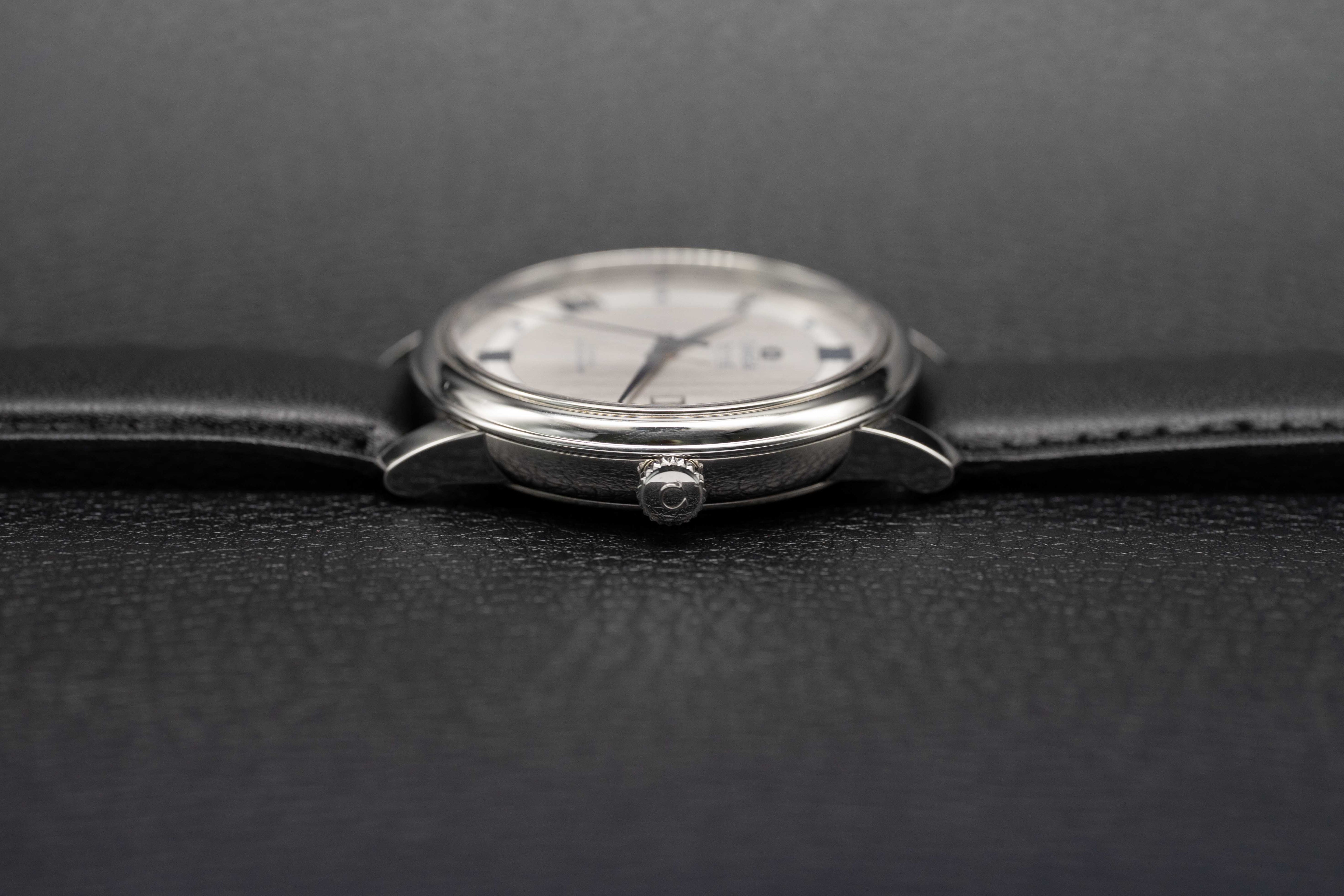 Omega De Ville Prestige 424.13.40.20.02.003 Quadrante argento 2018 Con documenti