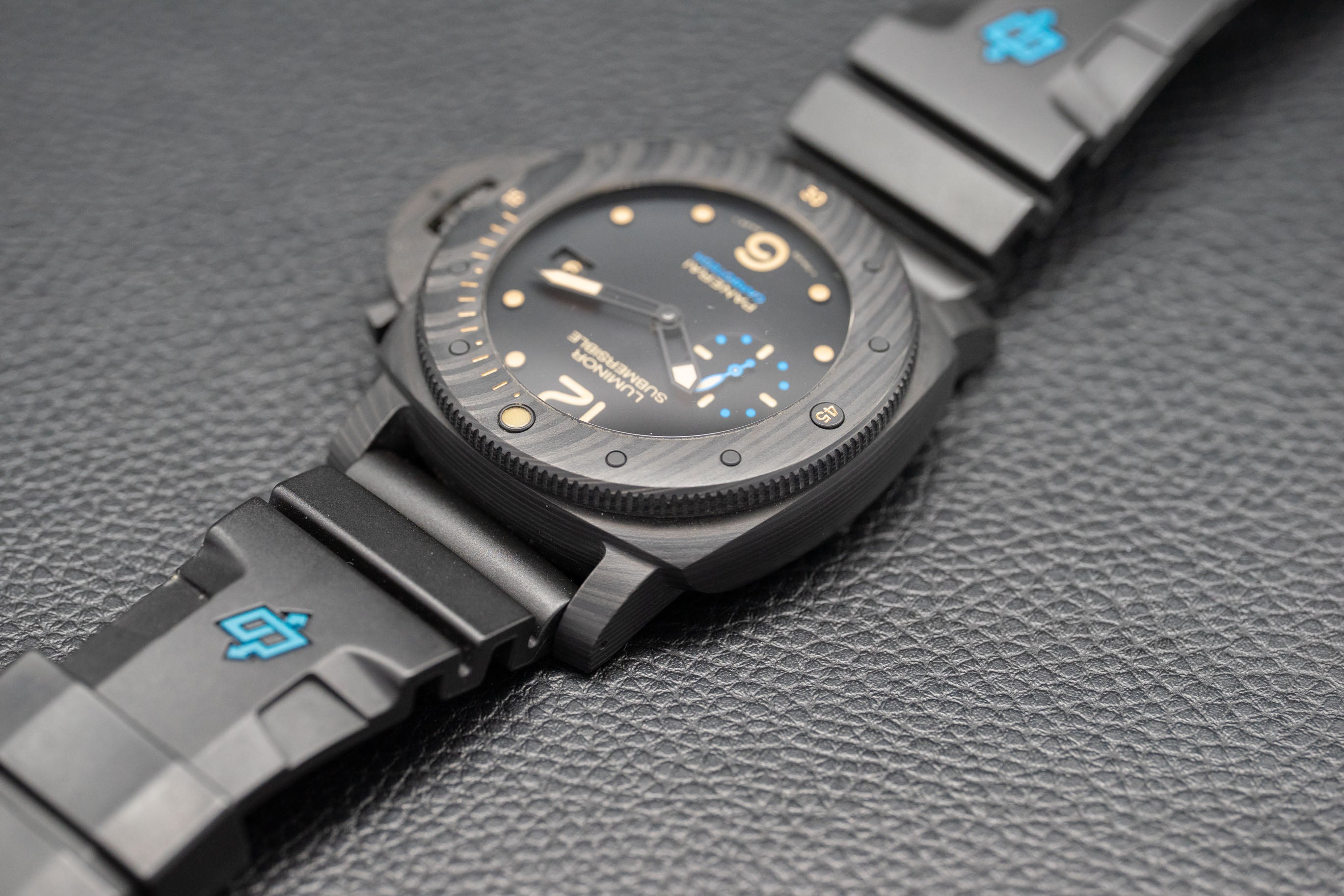 Panerai Luminor Submersible Carbotech PAM00616 Complete Set 2019 Box + Papers