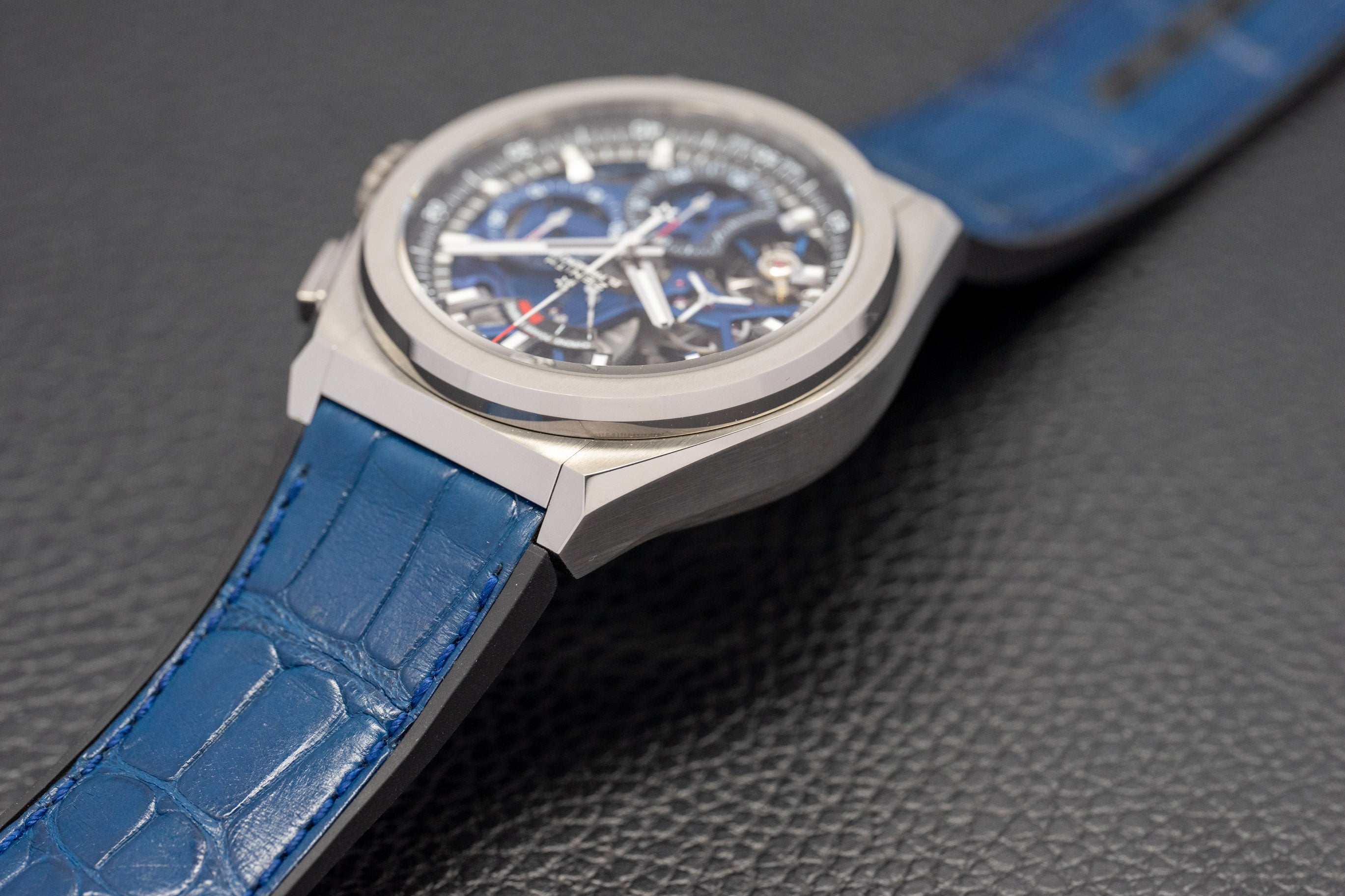 Zenith Defy El Primero 21 95.9002.9004/78.R584 Ensemble complet 2018, coffret et papiers