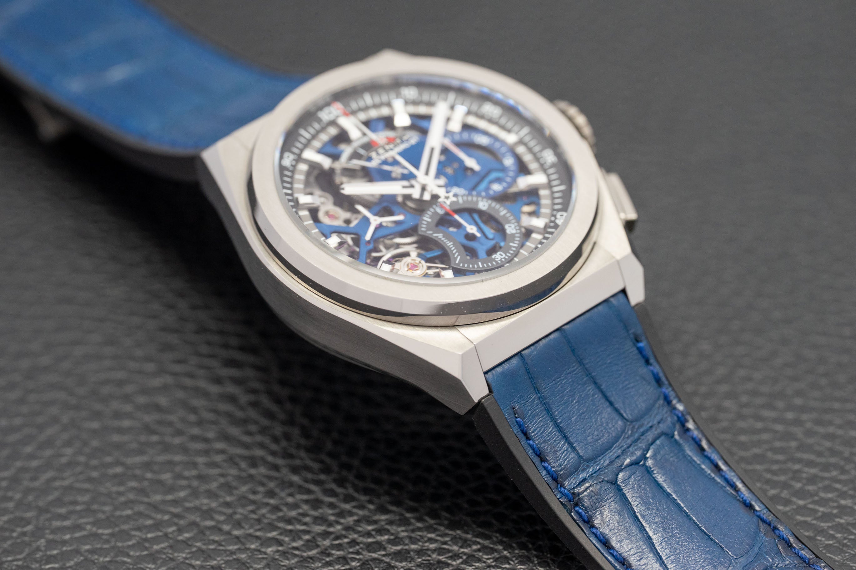 Zenith Defy El Primero 21 95.9002.9004/78.R584 Ensemble complet 2018, coffret et papiers