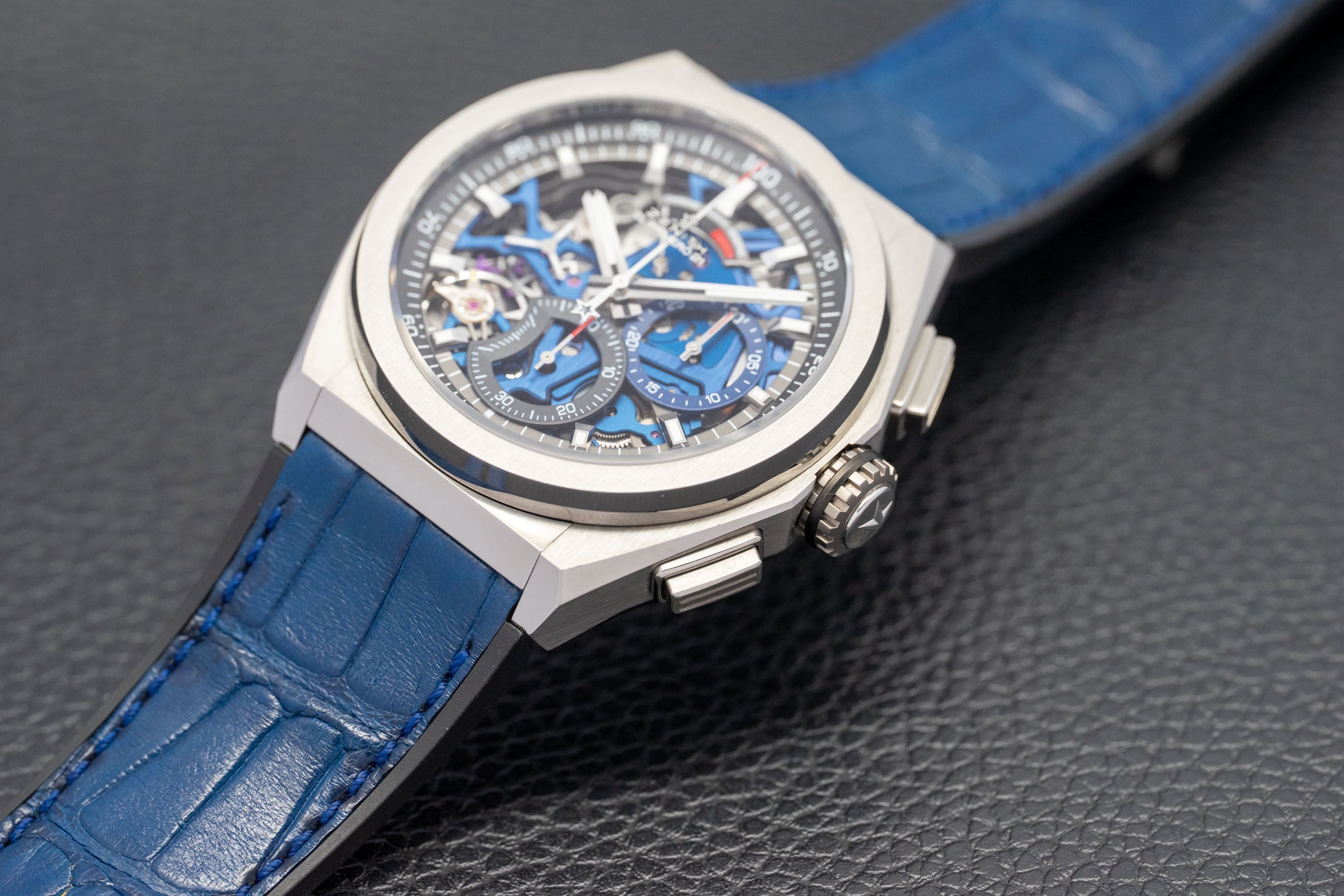 Zenith Defy El Primero 21 95.9002.9004/78.R584 Ensemble complet 2018, coffret et papiers