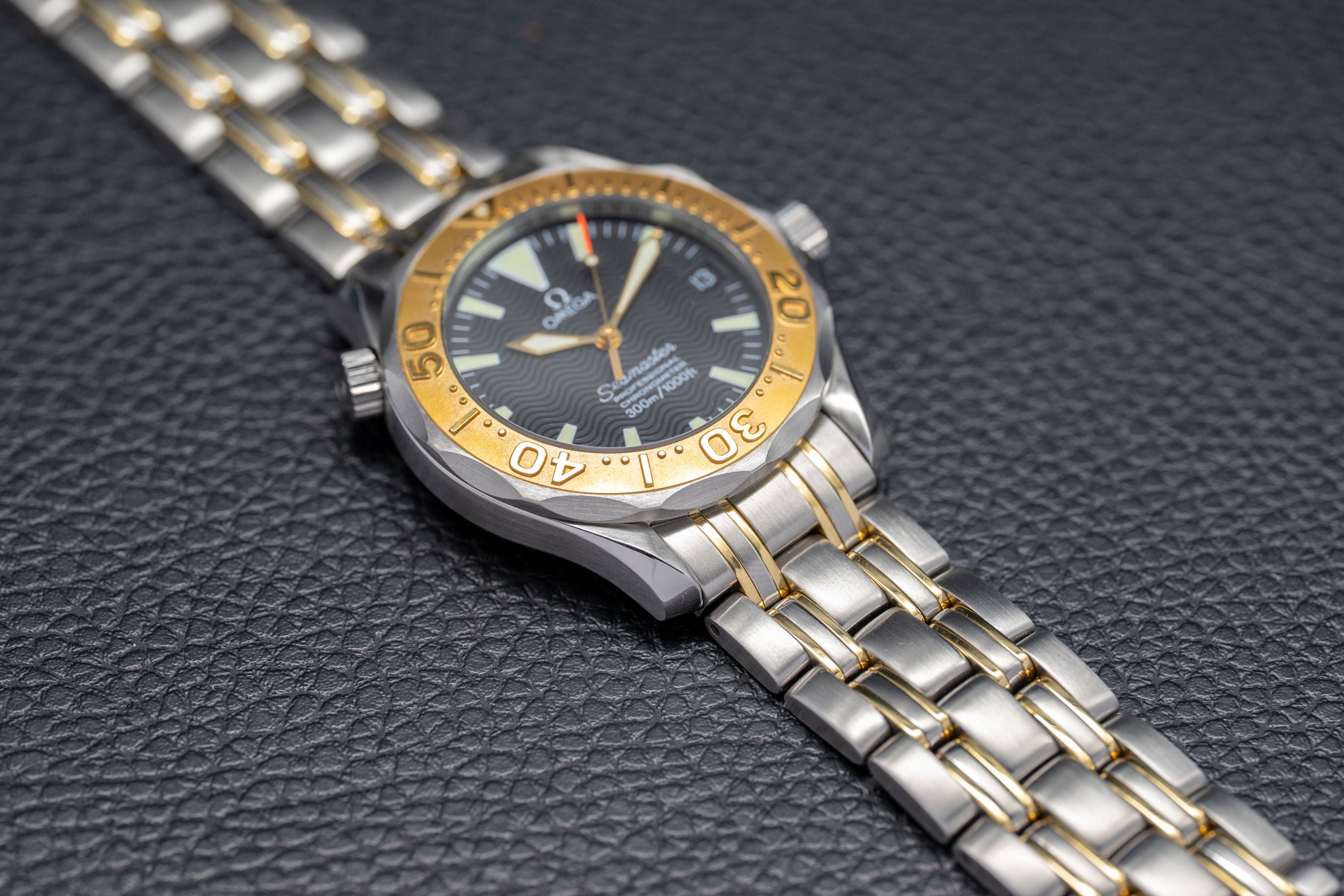 Omega Seamaster 300 2453.50 Black Dial 2006