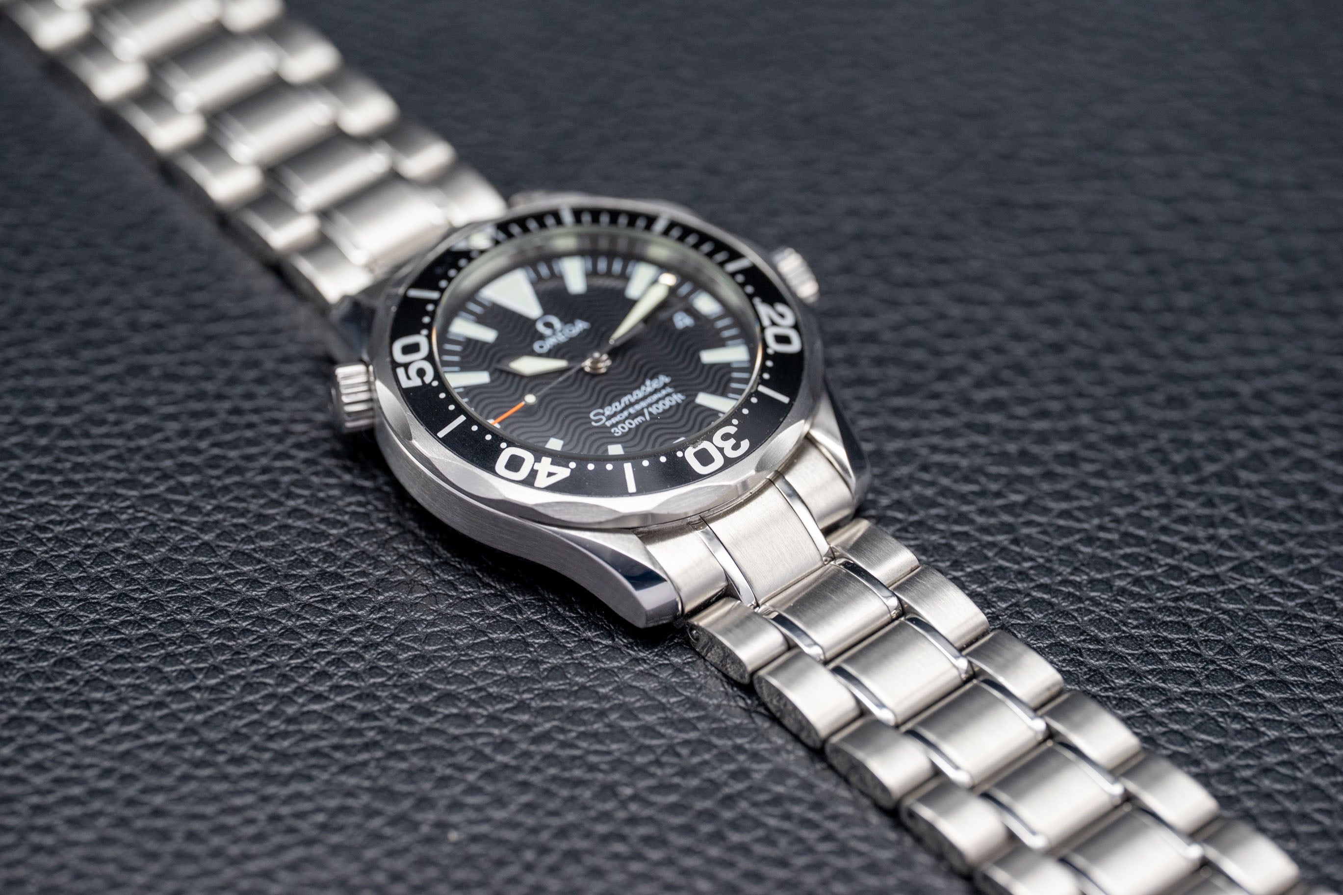 Omega Seamaster 300 2262.50 Complete Set 2001 Box + Papers
