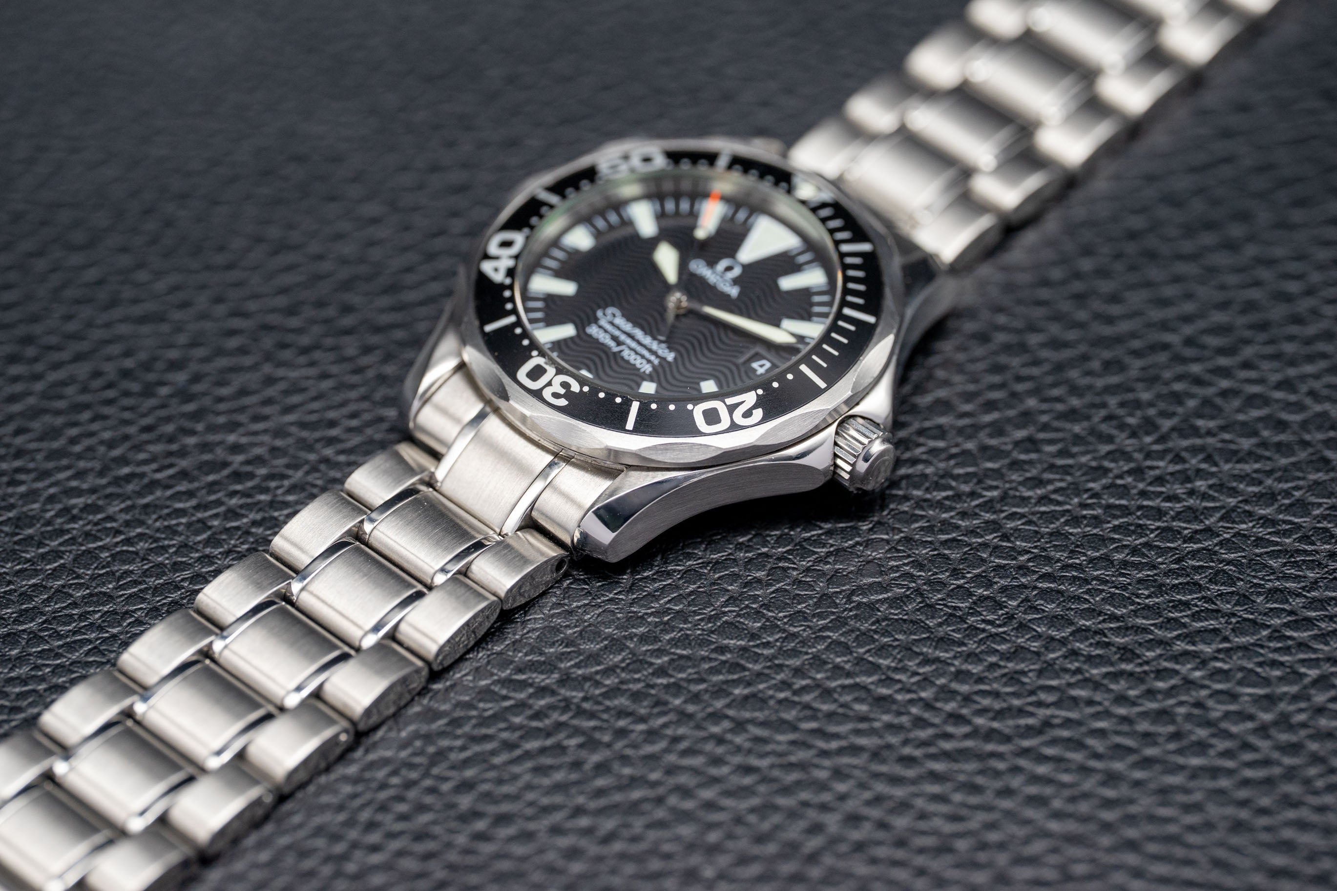 Omega Seamaster 300 2262.50 Complete Set 2001 Box + Papers