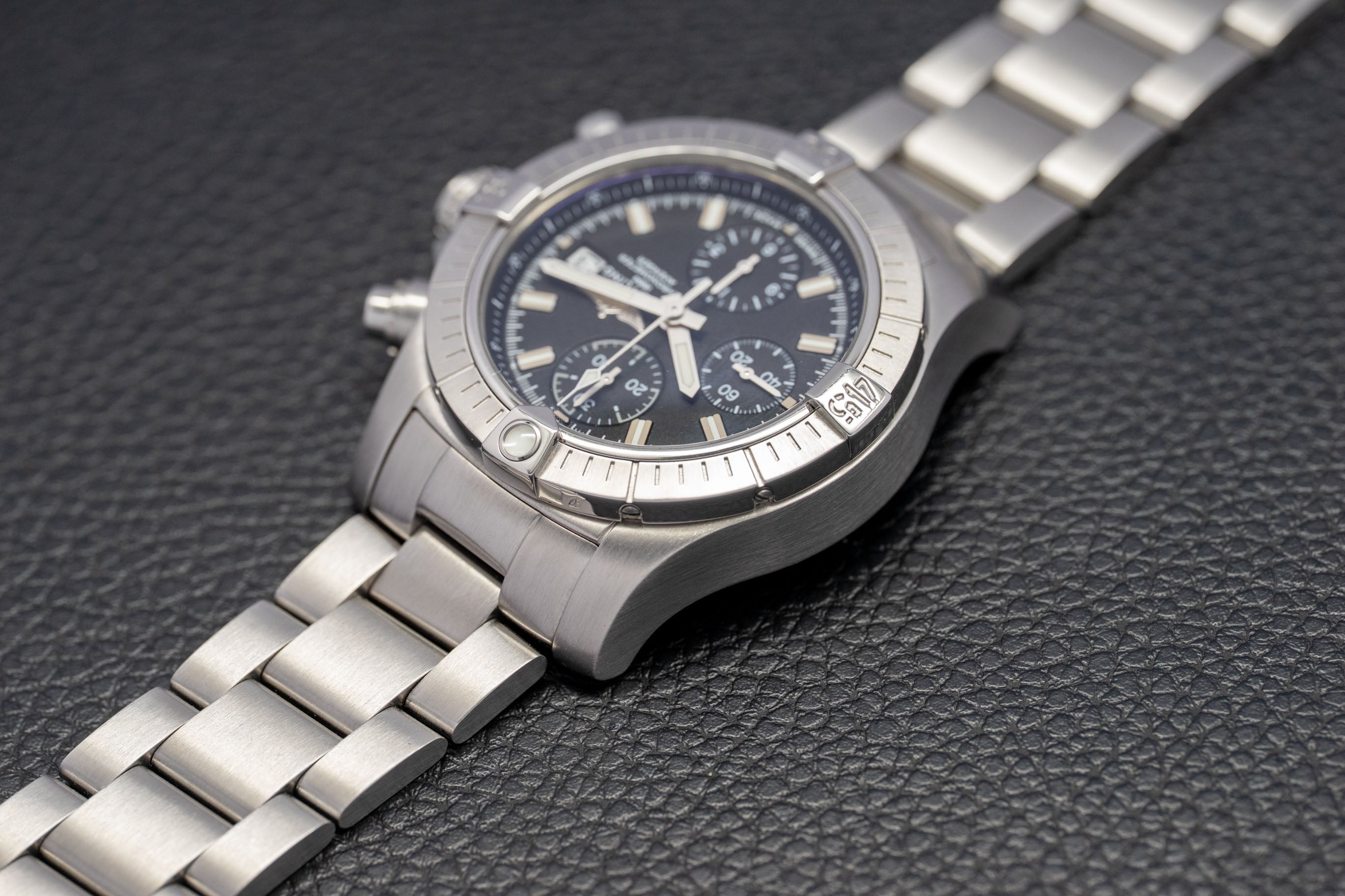 Breitling Avenger Cronografo A13385/A13385101B1A1 Set completo 2020 con scatola e documenti
