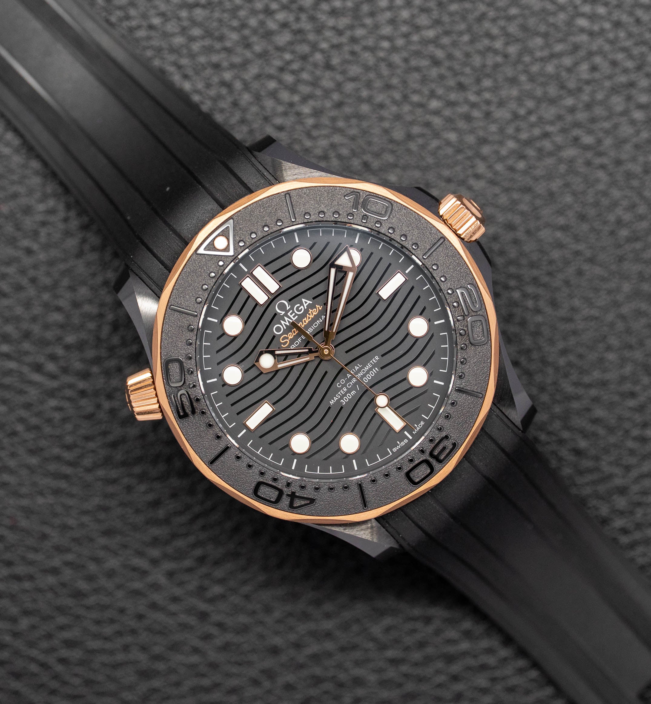 Omega Seamaster Diver 300 210.62.44.20.01.001 Gold Full Set 2022 Box + Papers