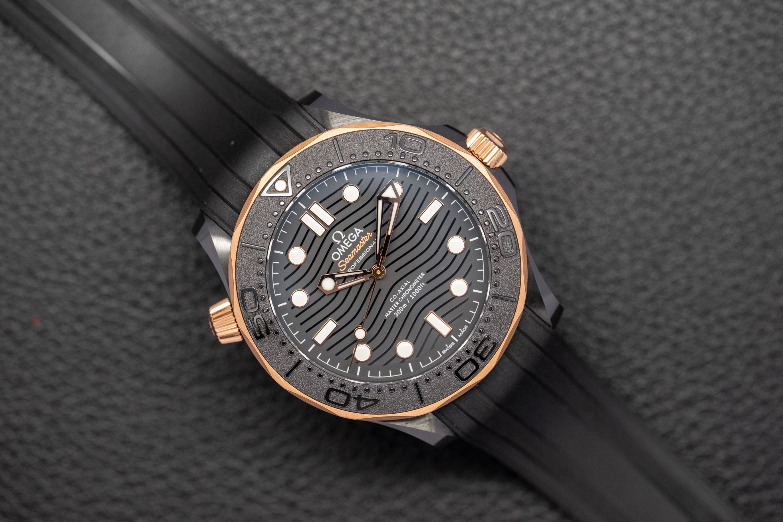 Omega Seamaster Diver 300 210.62.44.20.01.001 Gold Full Set 2022 Box + Papers