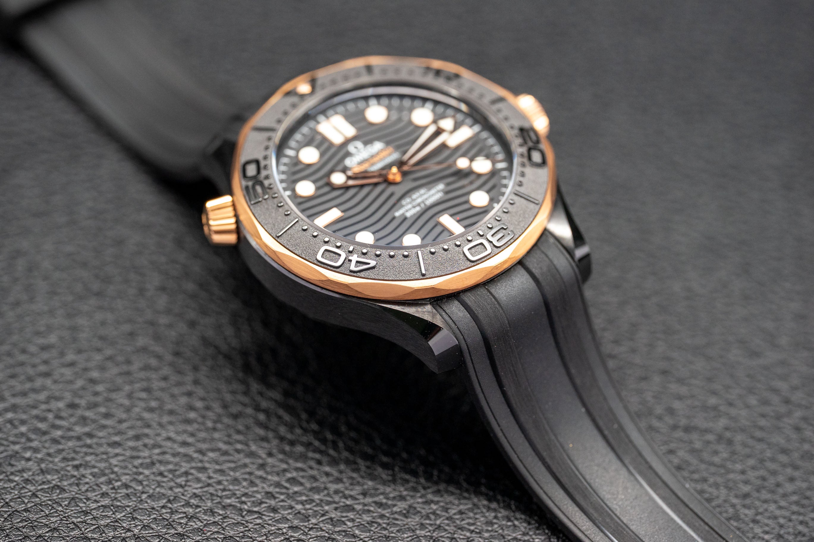 Omega Seamaster Diver 300 210.62.44.20.01.001 Gold Full Set 2022 Box + Papers
