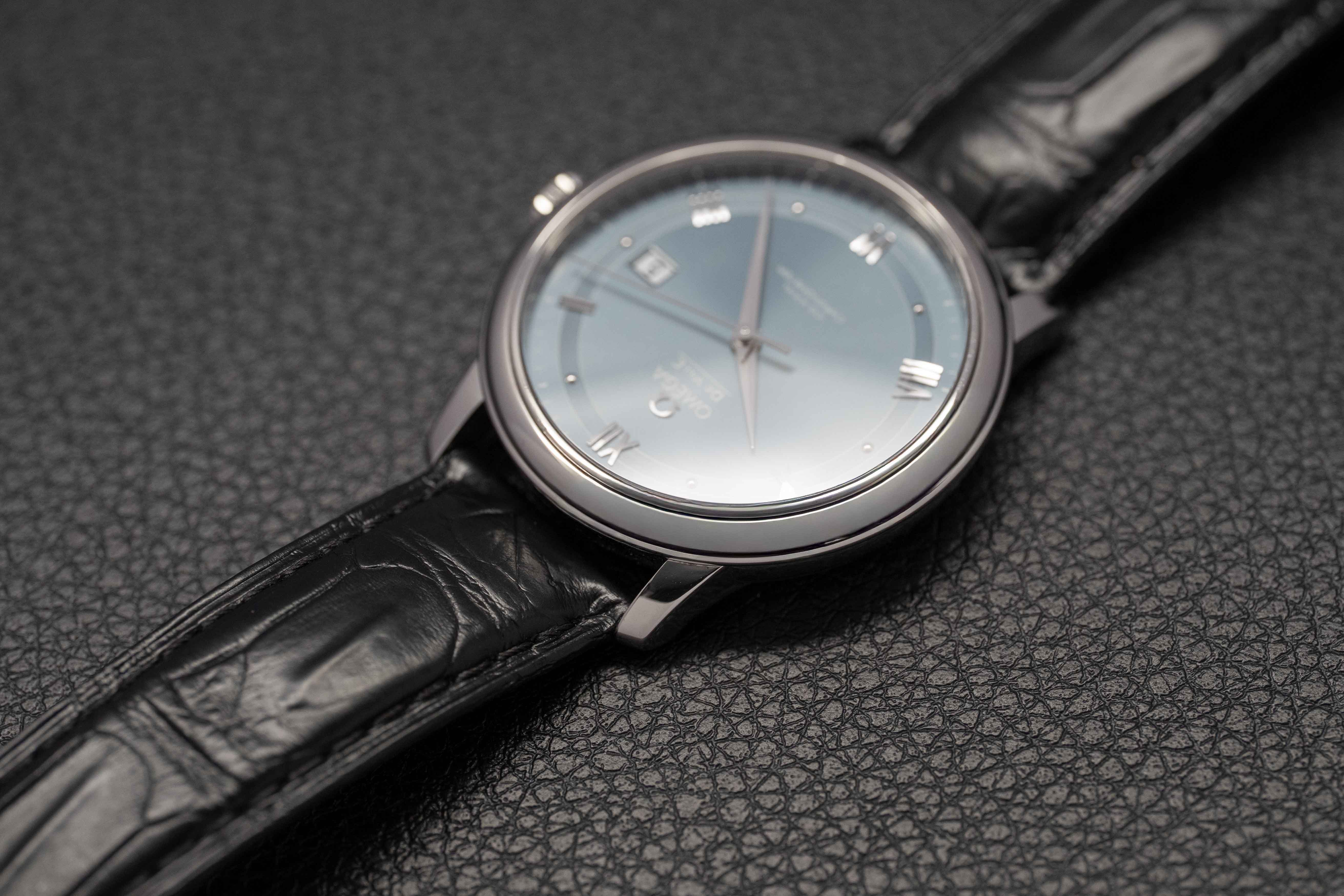 Omega De Ville Prestige 424.13.40.20.03.002 con quadrante blu 2022, con documenti