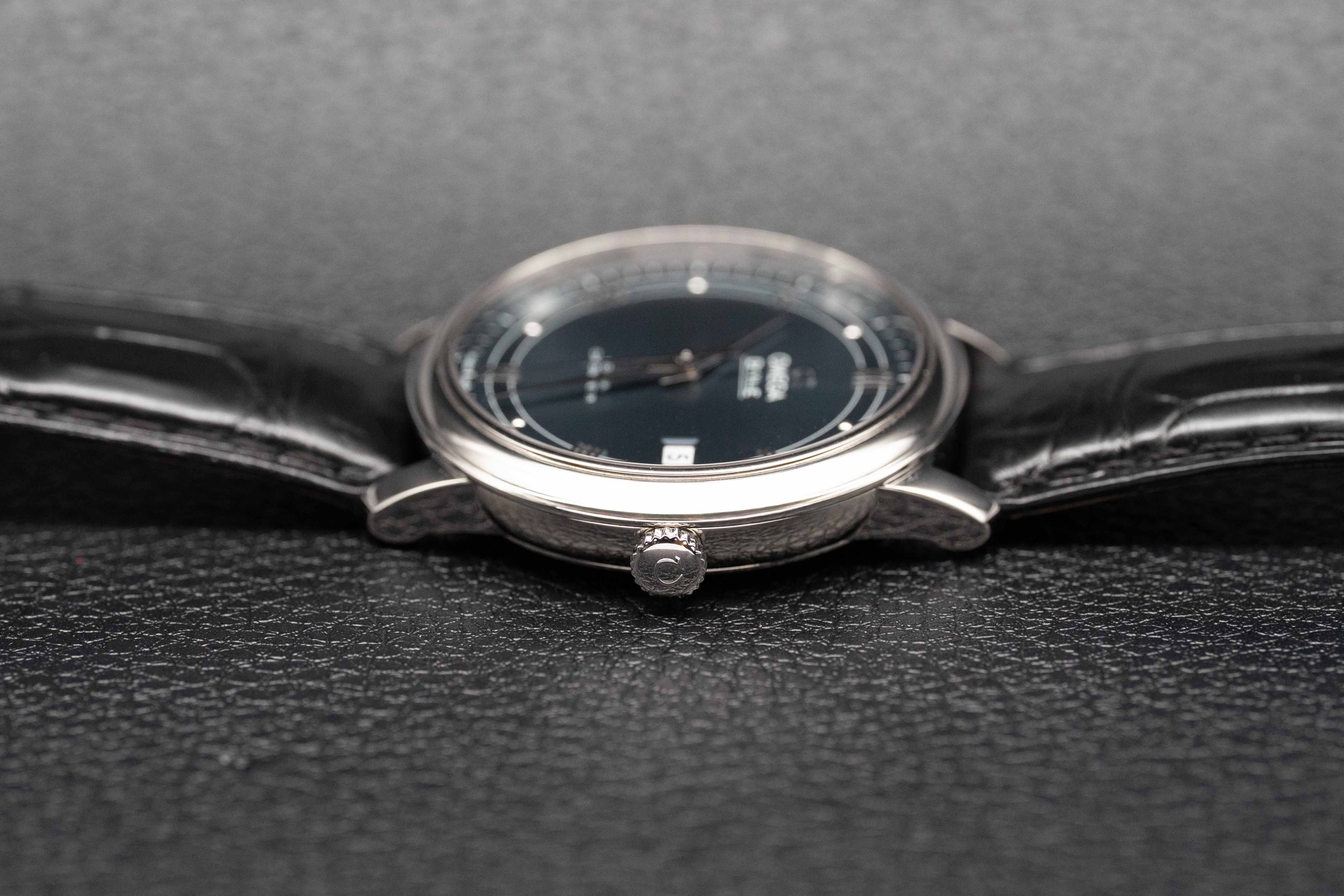 Omega De Ville Prestige 424.13.40.20.03.002 con quadrante blu 2022, con documenti