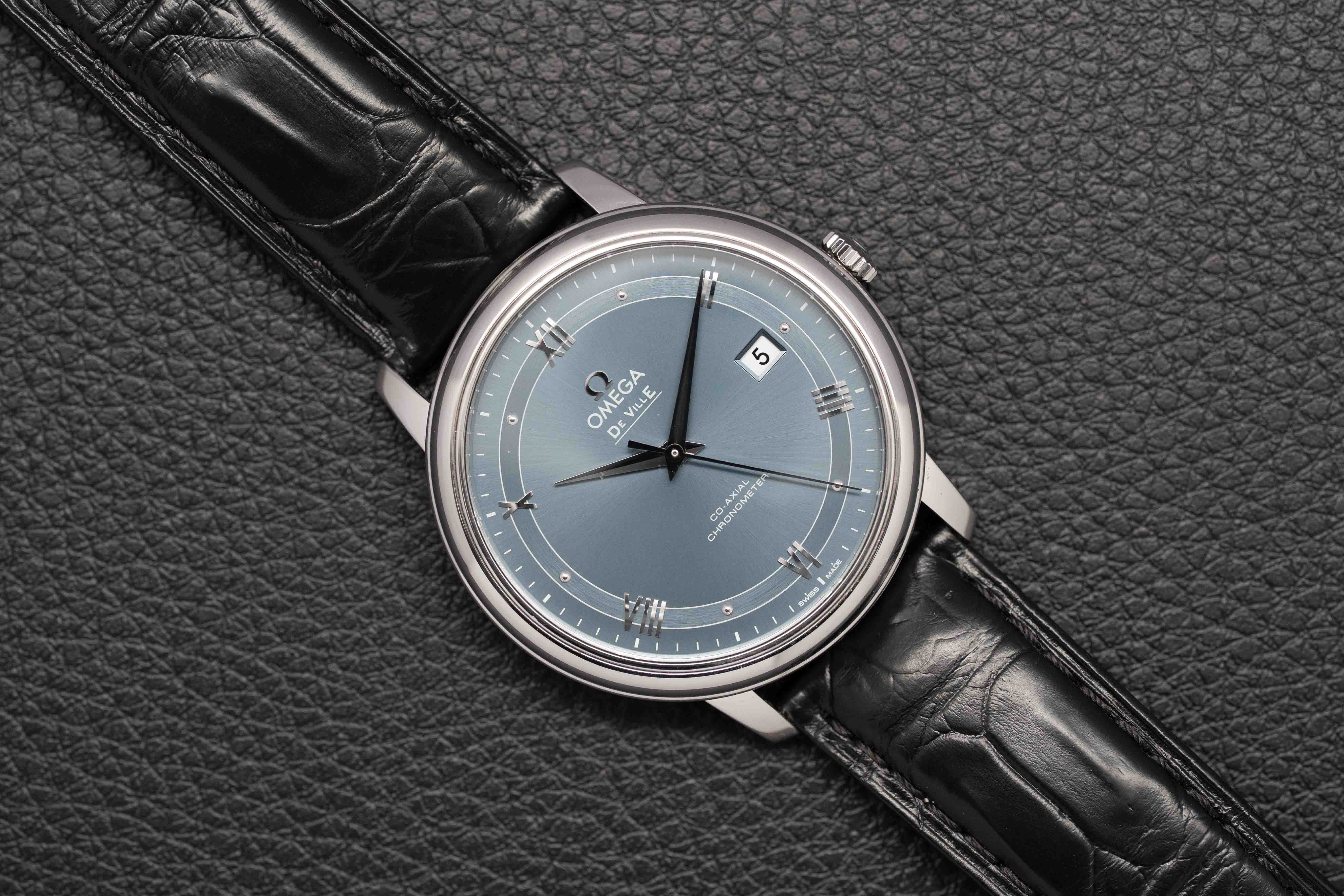 Omega De Ville Prestige 424.13.40.20.03.002 con quadrante blu 2022, con documenti