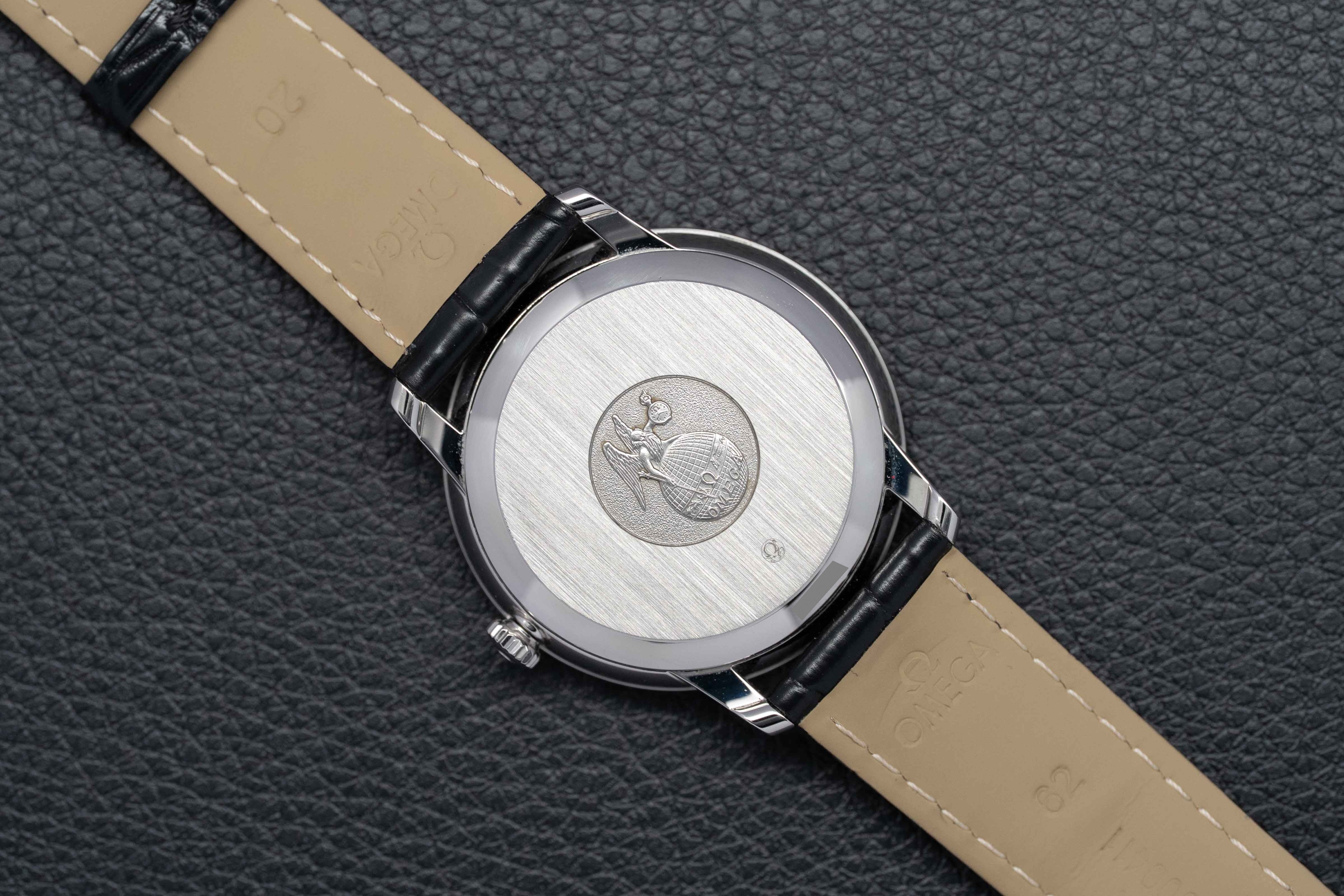 Omega De Ville Prestige 424.13.40.20.03.002 con quadrante blu 2022, con documenti