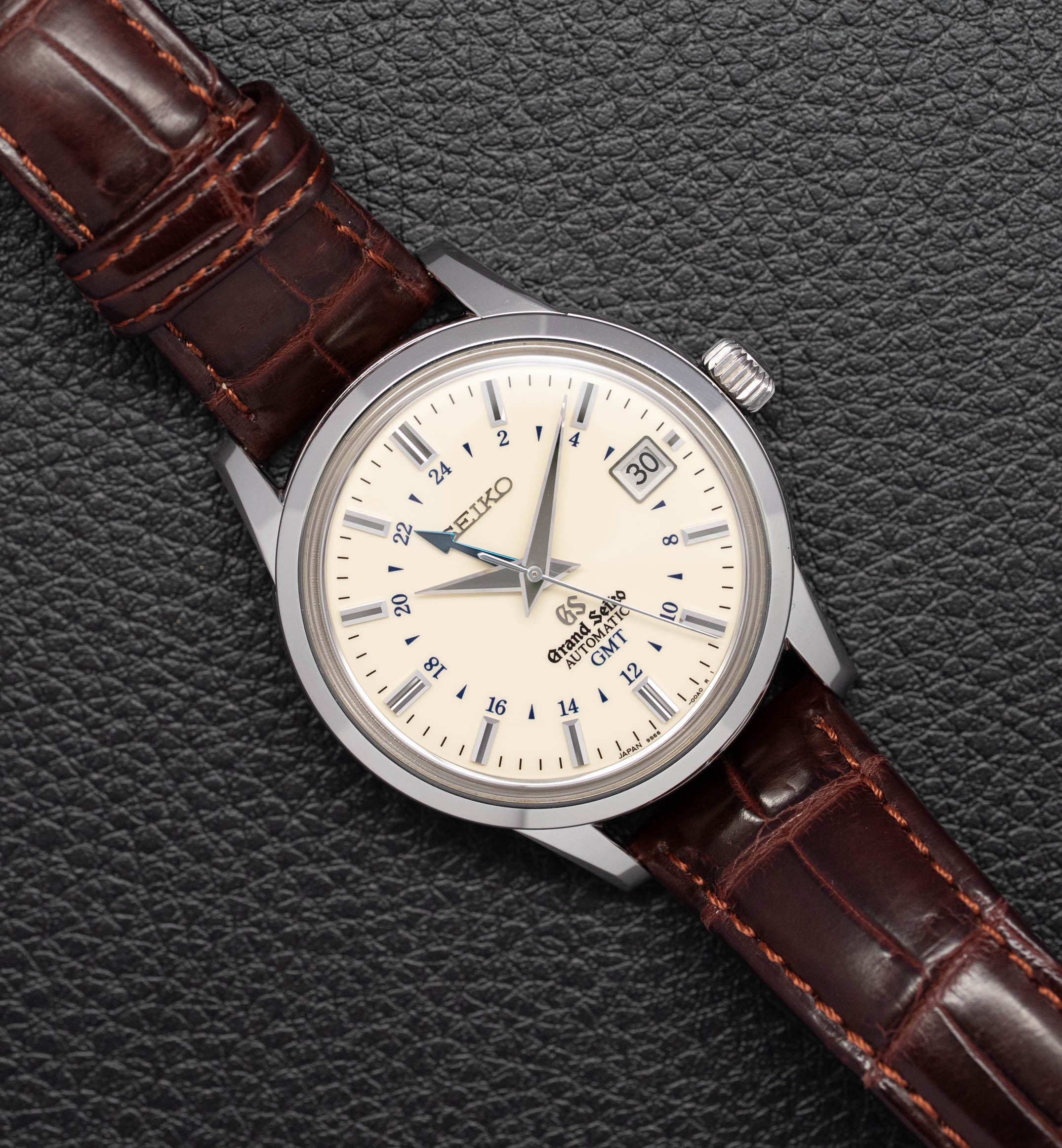 Grand Seiko Elegance Collection GMT SBGM021/9S66-00A0, FULLSET de 2013, caja y PAPERS
