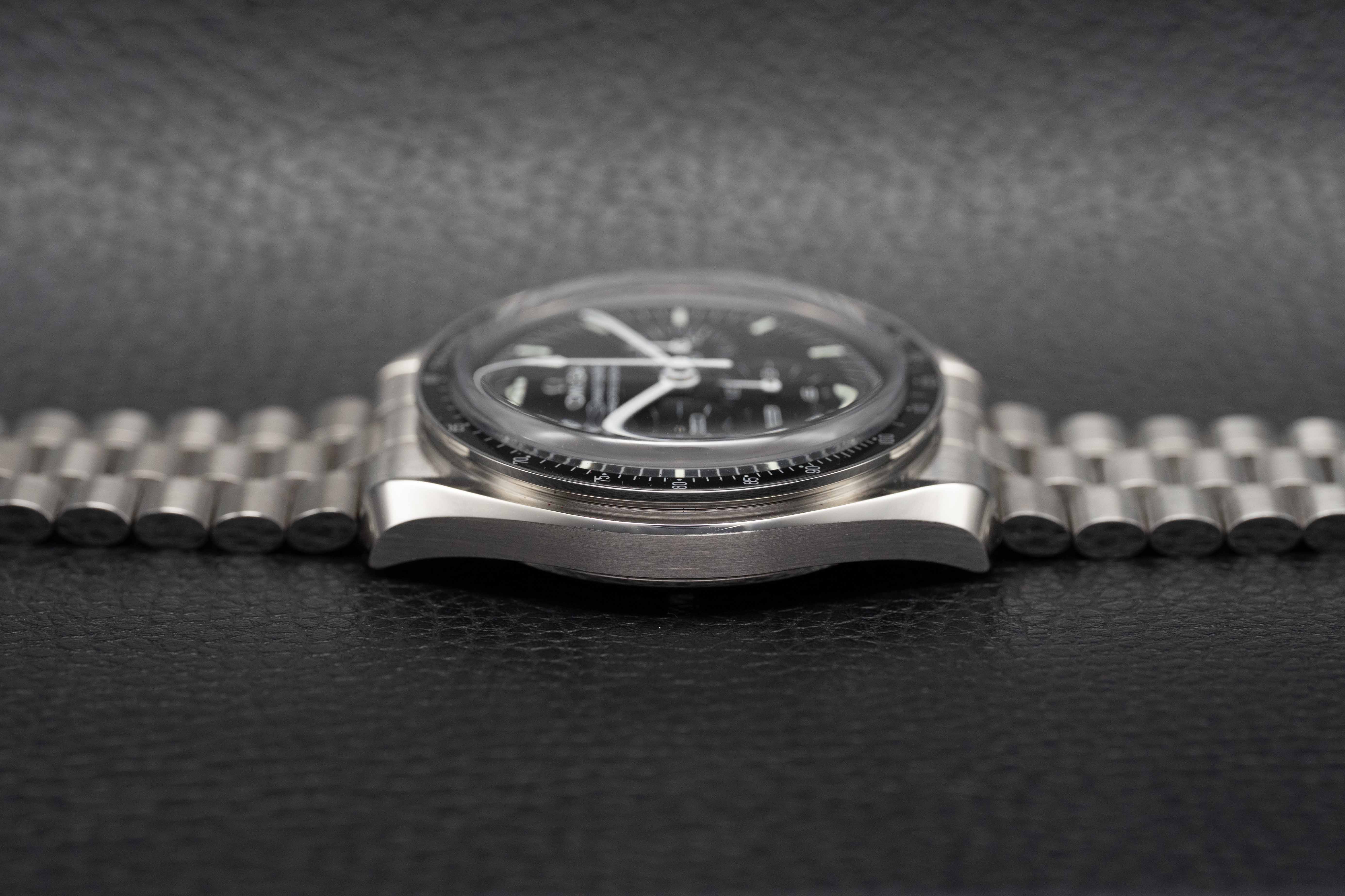 Omega Speedmaster Professional Moonwatch 310.30.42.50.01.001 FULLSET 2024 Box + PAPERS