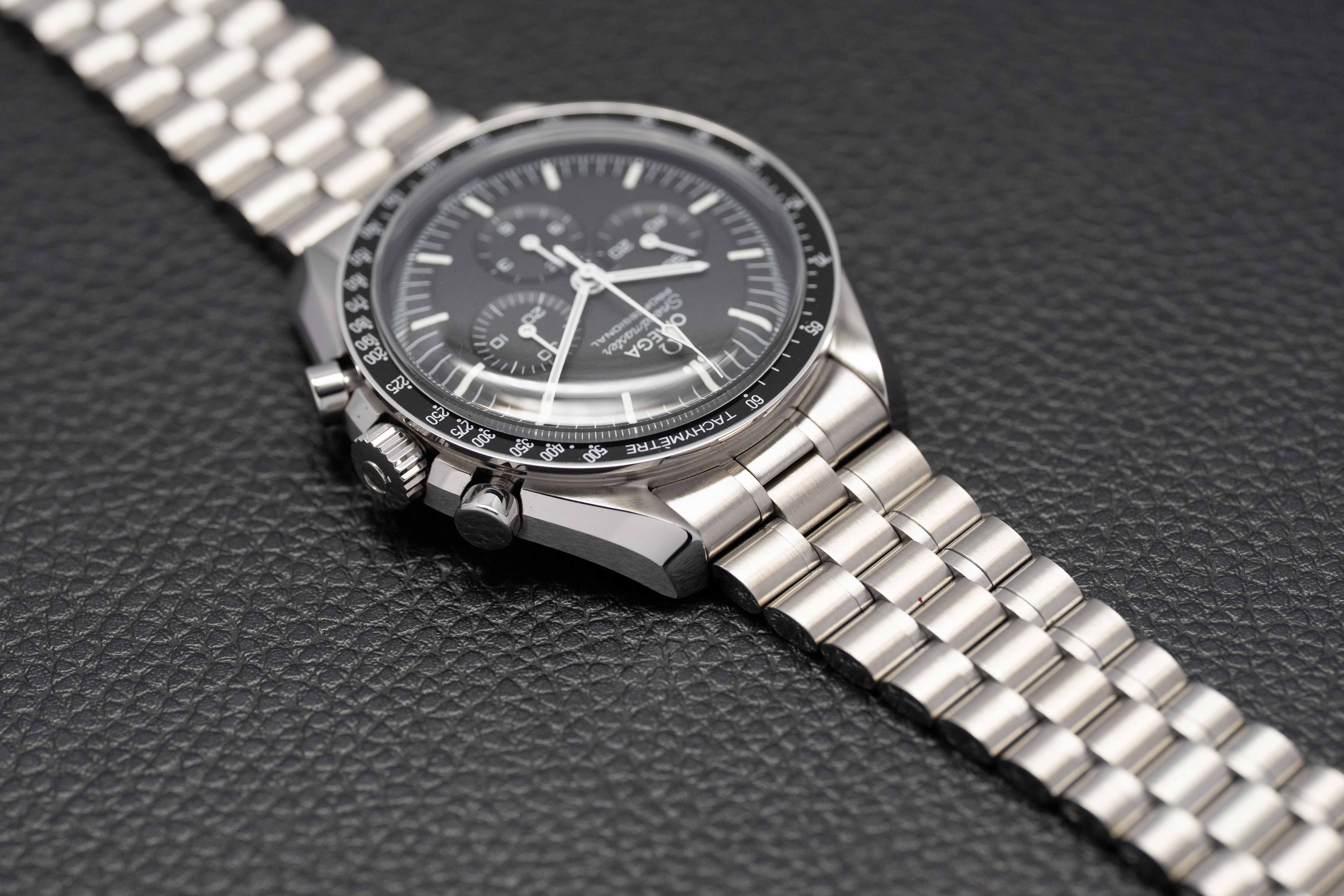 Omega Speedmaster Professional Moonwatch 310.30.42.50.01.001 FULLSET 2024 Box + PAPERS