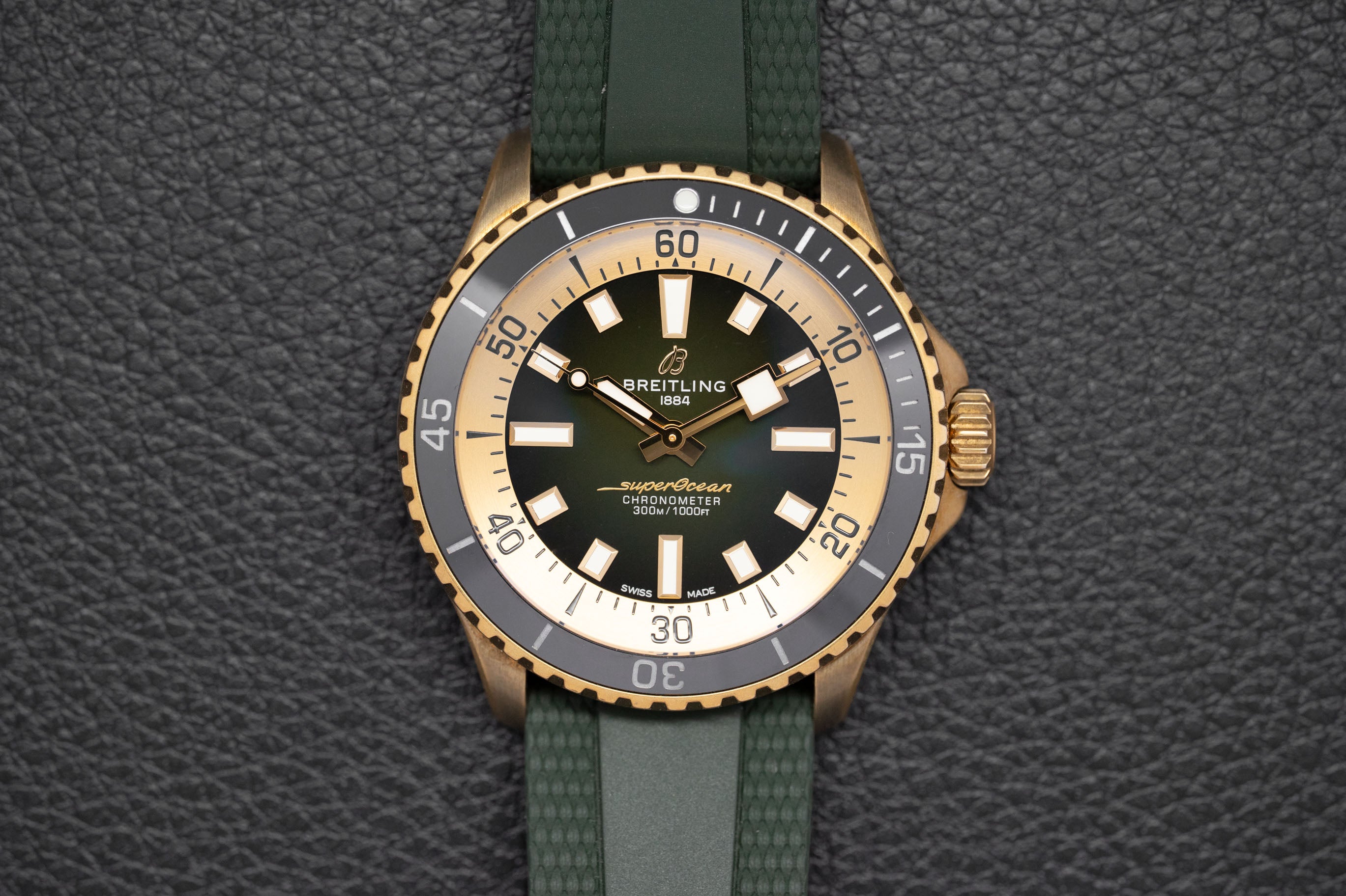 Breitling Superocean Automatic 42 N17375 FULLSET 2023 Box + PAPERS