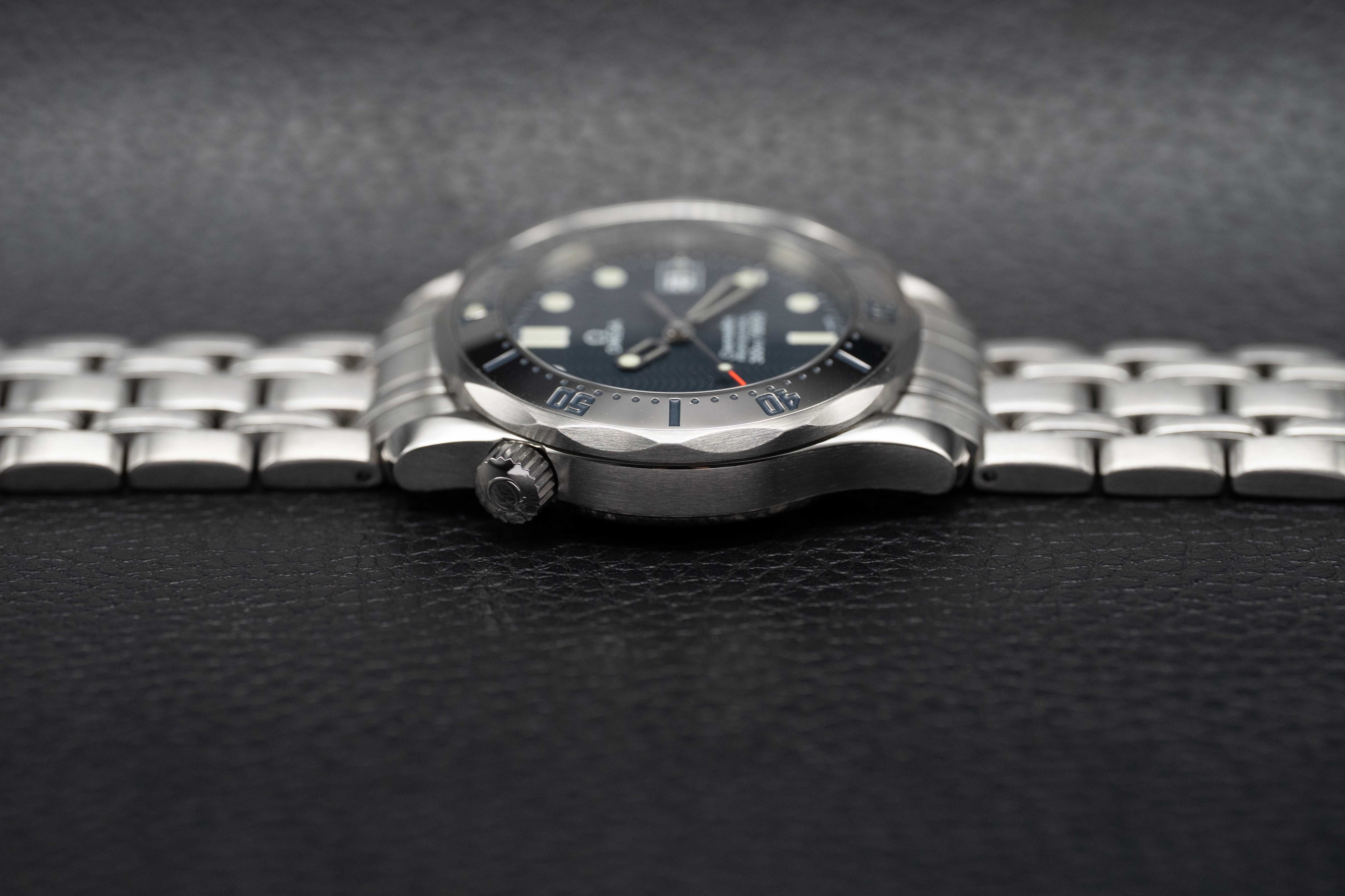 Omega Seamaster 300 2562.80 Blue Dial 1998