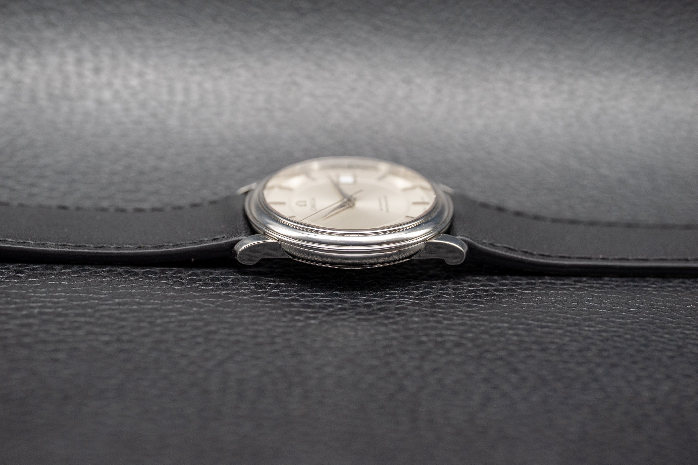 Omega De Ville Prestige 4800.31 con quadrante argentato, 1986