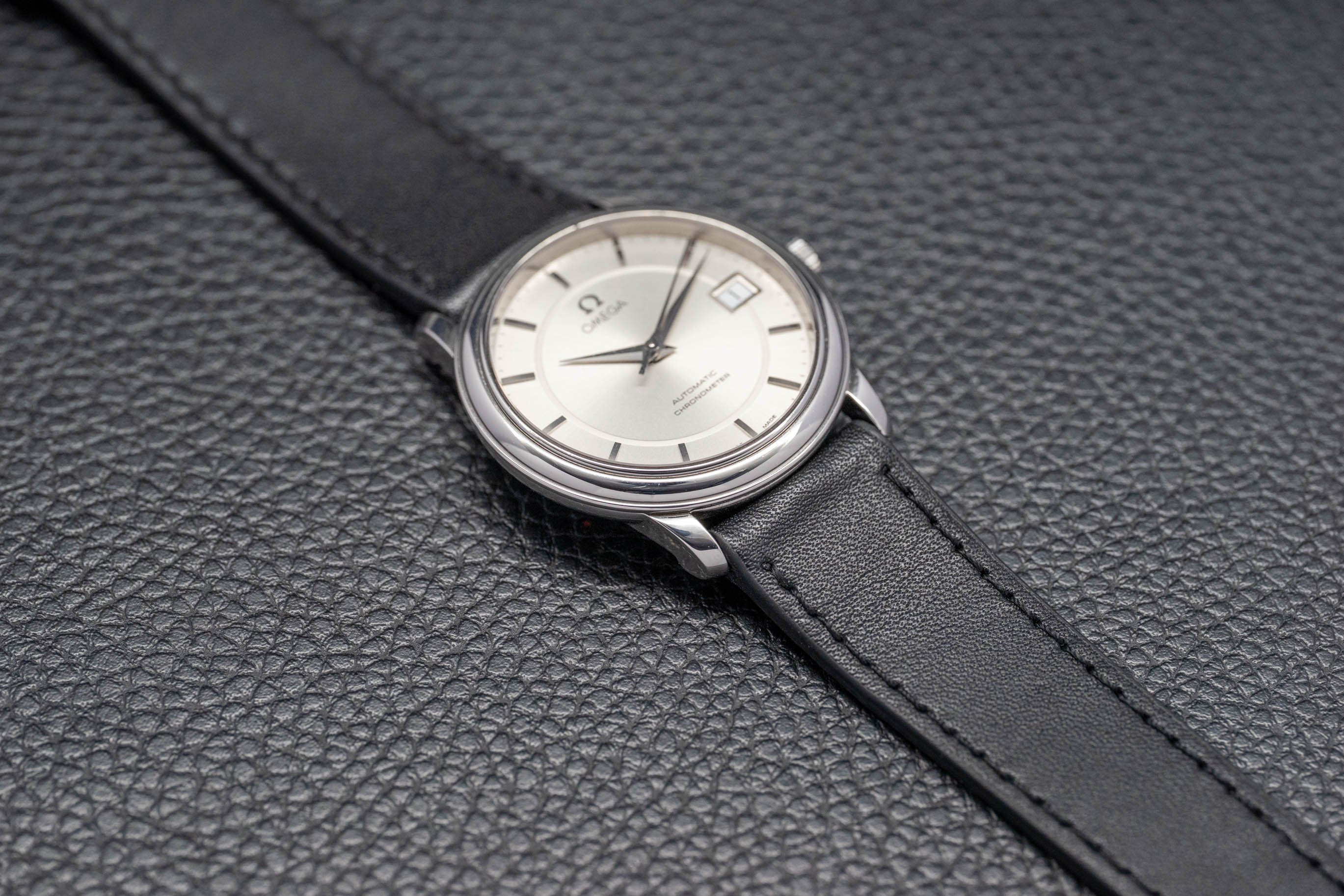 Omega De Ville Prestige 4800.31 con quadrante argentato, 1986
