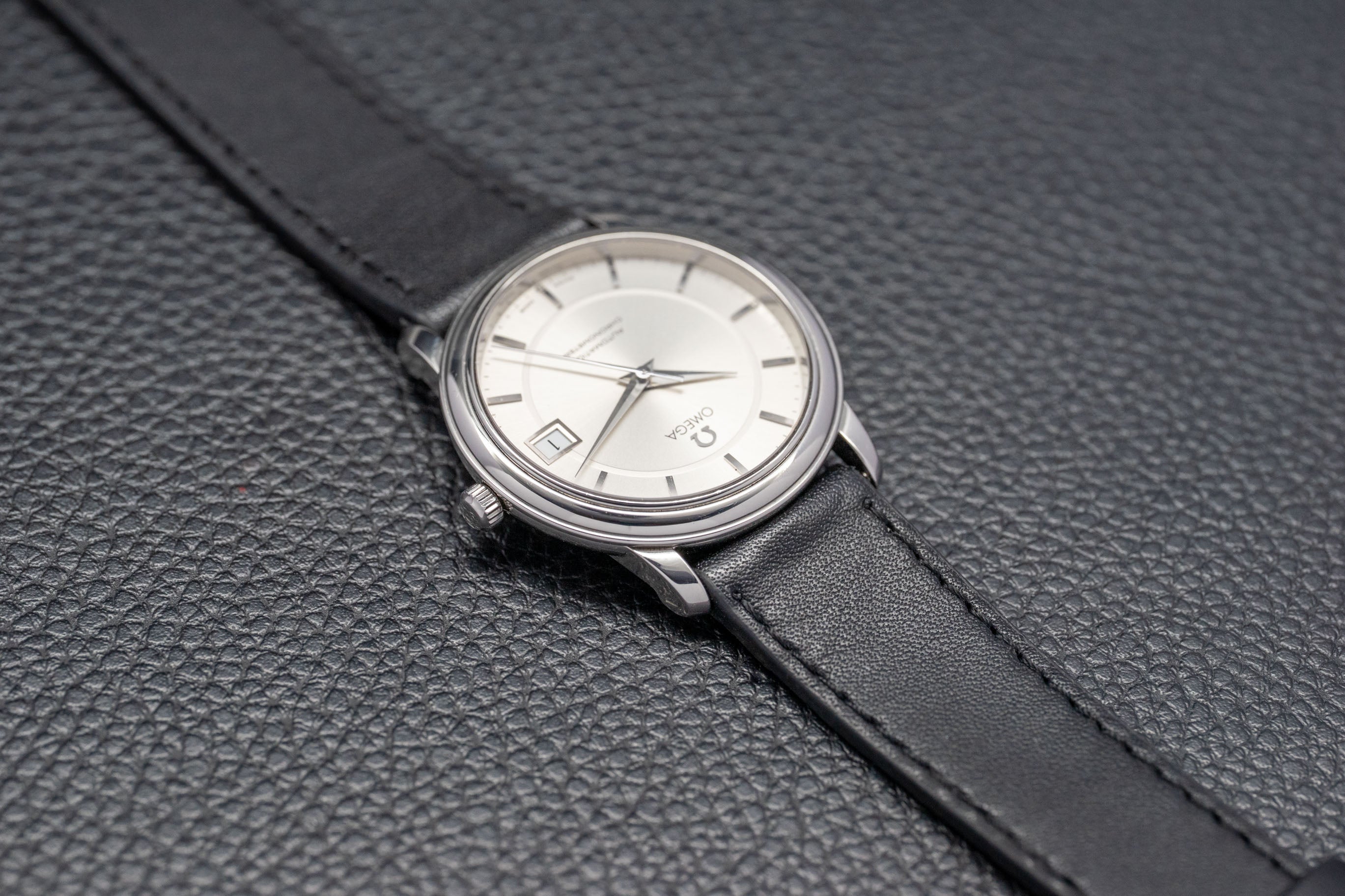 Omega De Ville Prestige 4800.31 con quadrante argentato, 1986