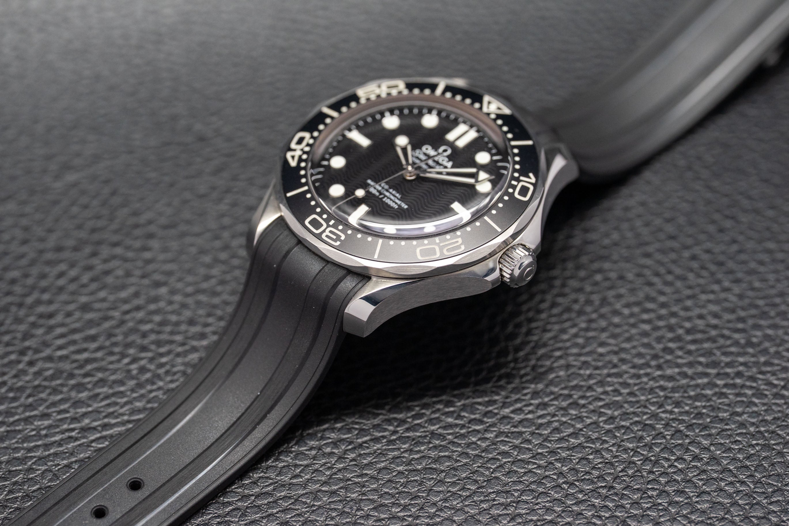 Omega Seamaster Diver 300M 210.32.42.20.01.003 FULLSET 2025 con scatola e PAPERS