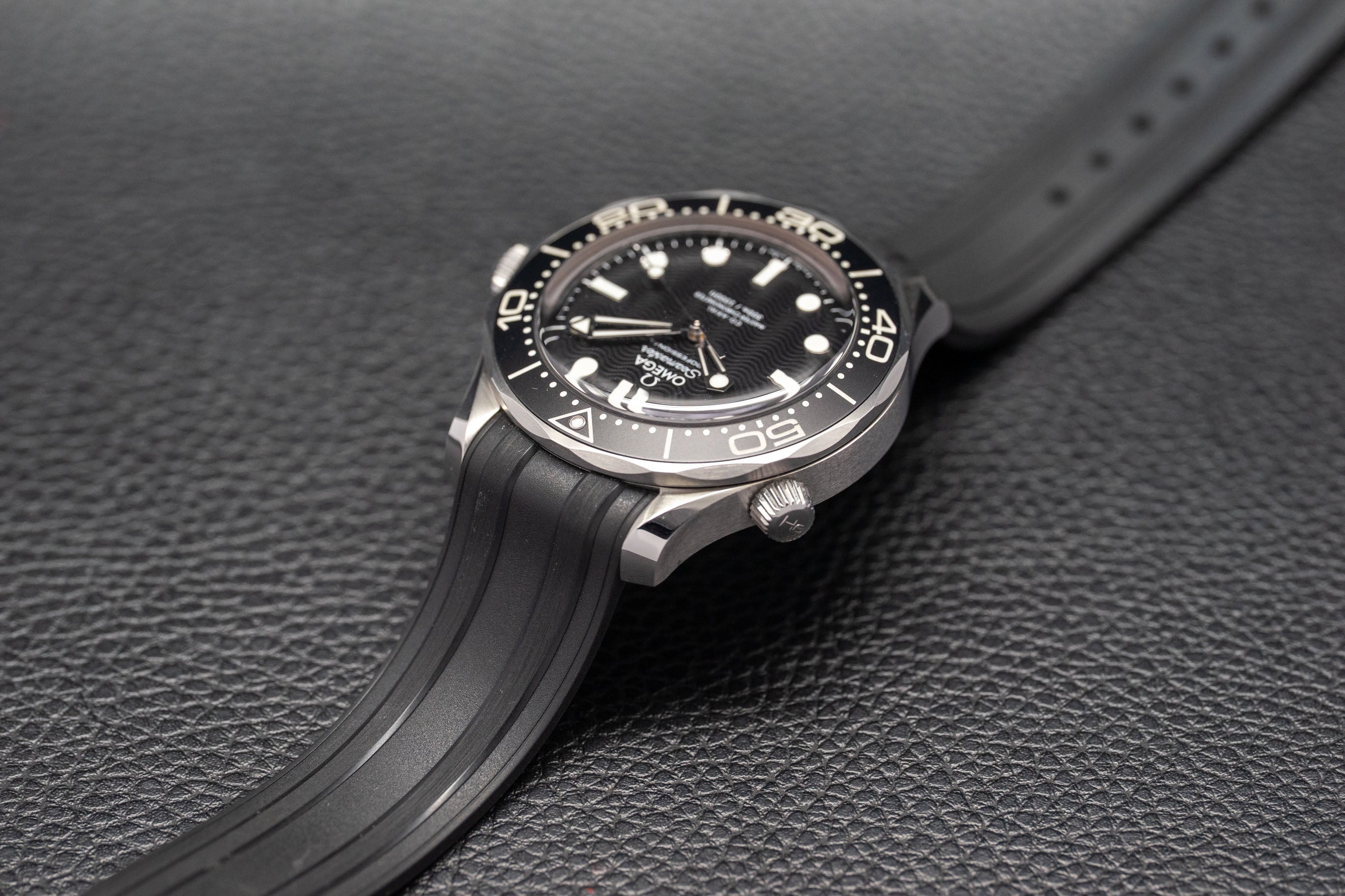 Omega Seamaster Diver 300M 210.32.42.20.01.003 FULLSET 2025 con scatola e PAPERS