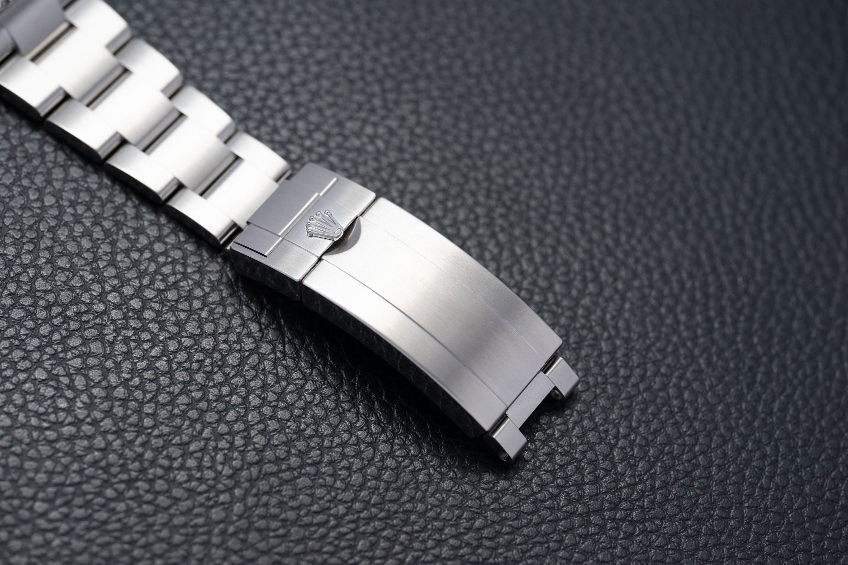 Rolex Submariner Date 126610LN, FULLSET 2025, caja y PAPERS