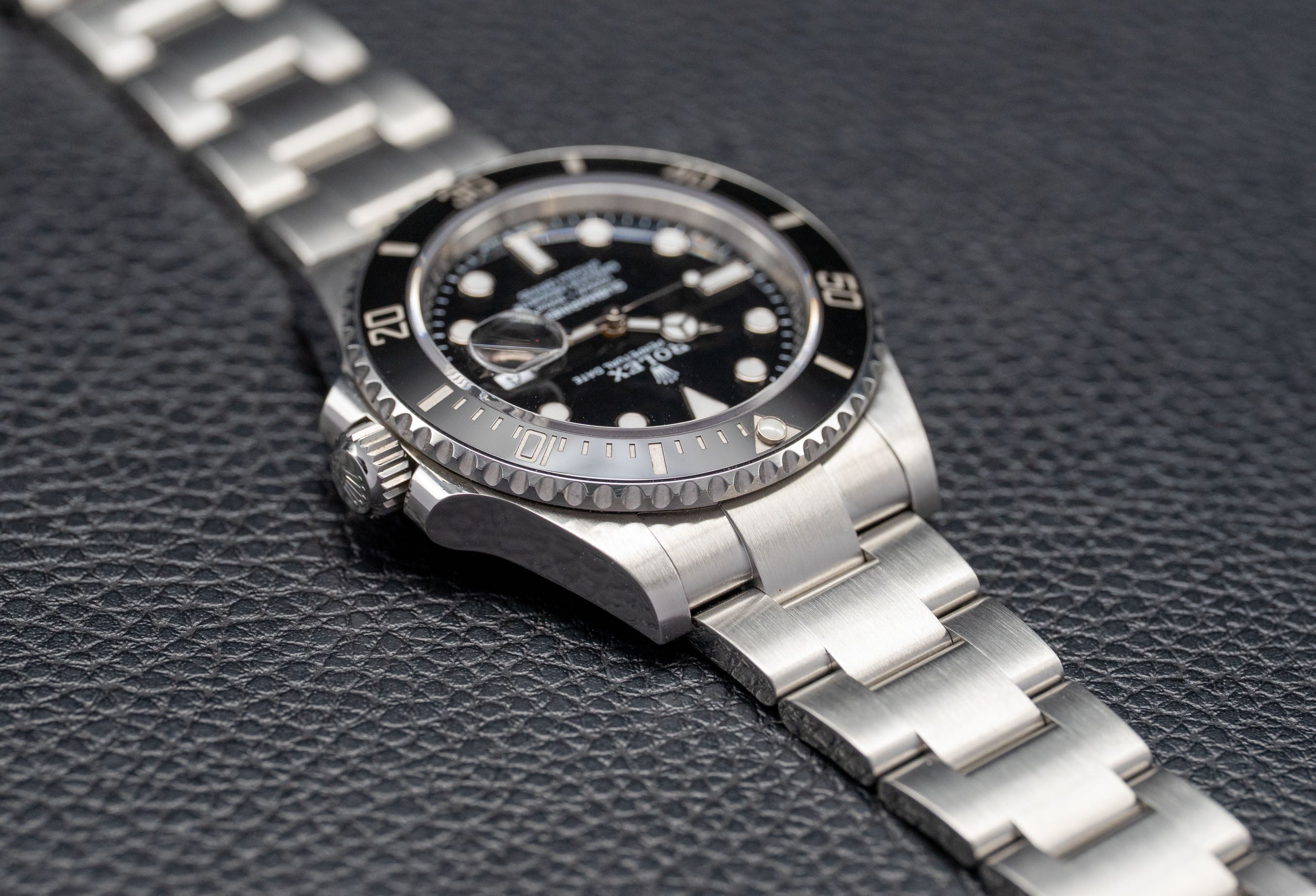 Rolex Submariner Date 126610LN, FULLSET 2025, caja y PAPERS
