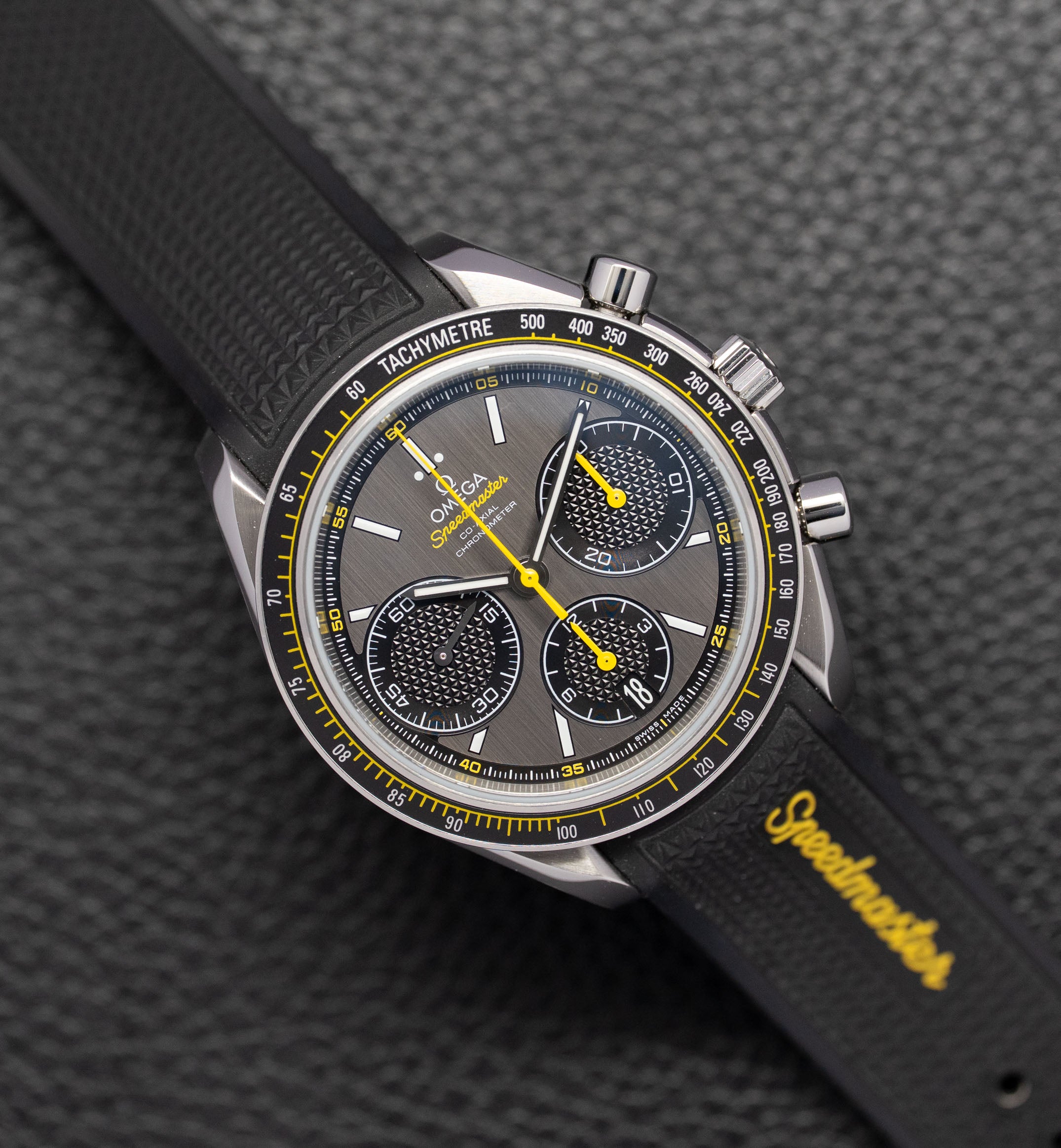 Omega Speedmaster Racing 326.32.40.50.06.001 Fullset 2020 Box+Papers