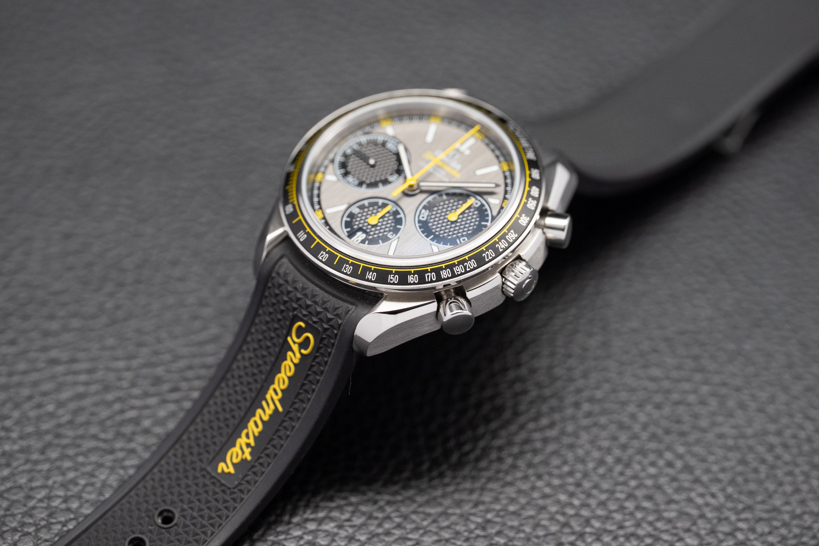 Omega Speedmaster Racing 326.32.40.50.06.001 Fullset 2020 Box+Papers