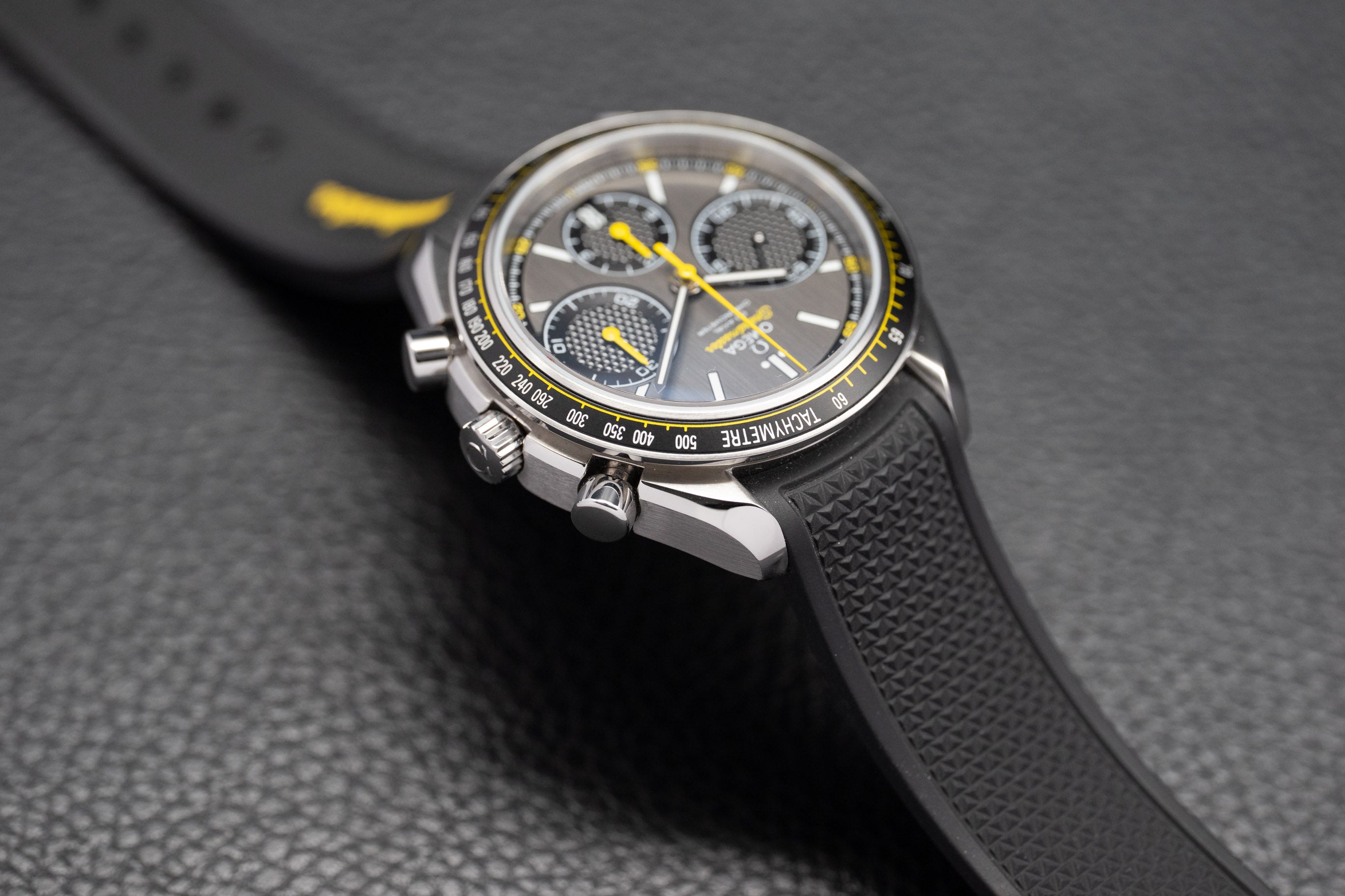 Omega Speedmaster Racing 326.32.40.50.06.001 Fullset 2020 Box+Papers