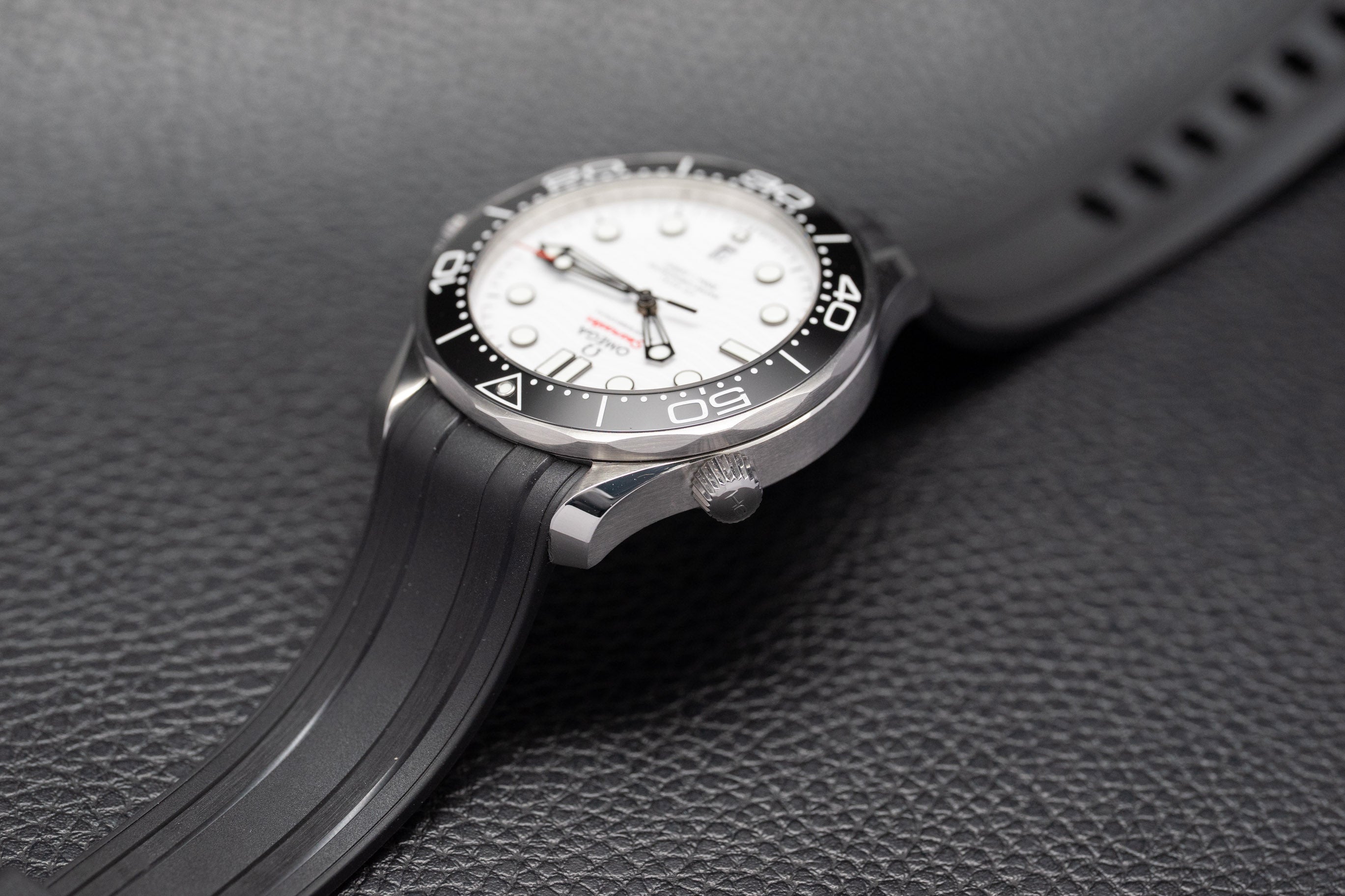 Omega Seamaster Diver 300 210.32.42.20.04.001 Fullset 2025 Box+Papers