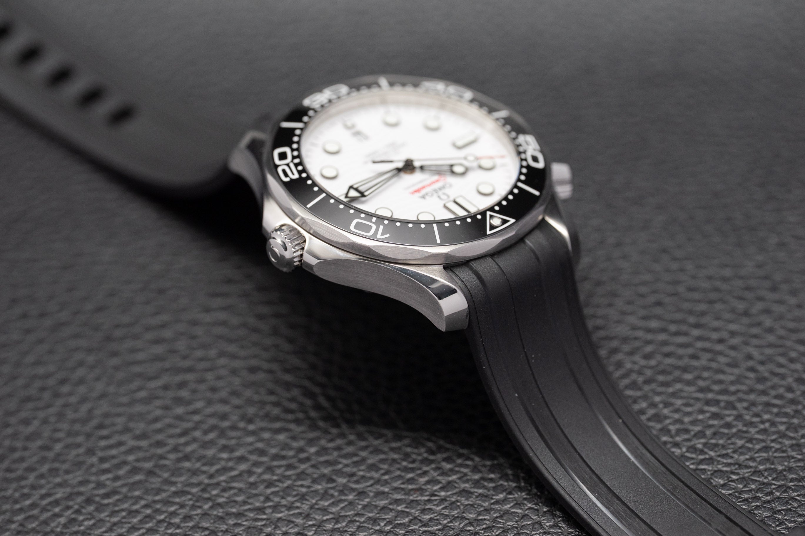 Omega Seamaster Diver 300 210.32.42.20.04.001 Fullset 2025 Box+Papers