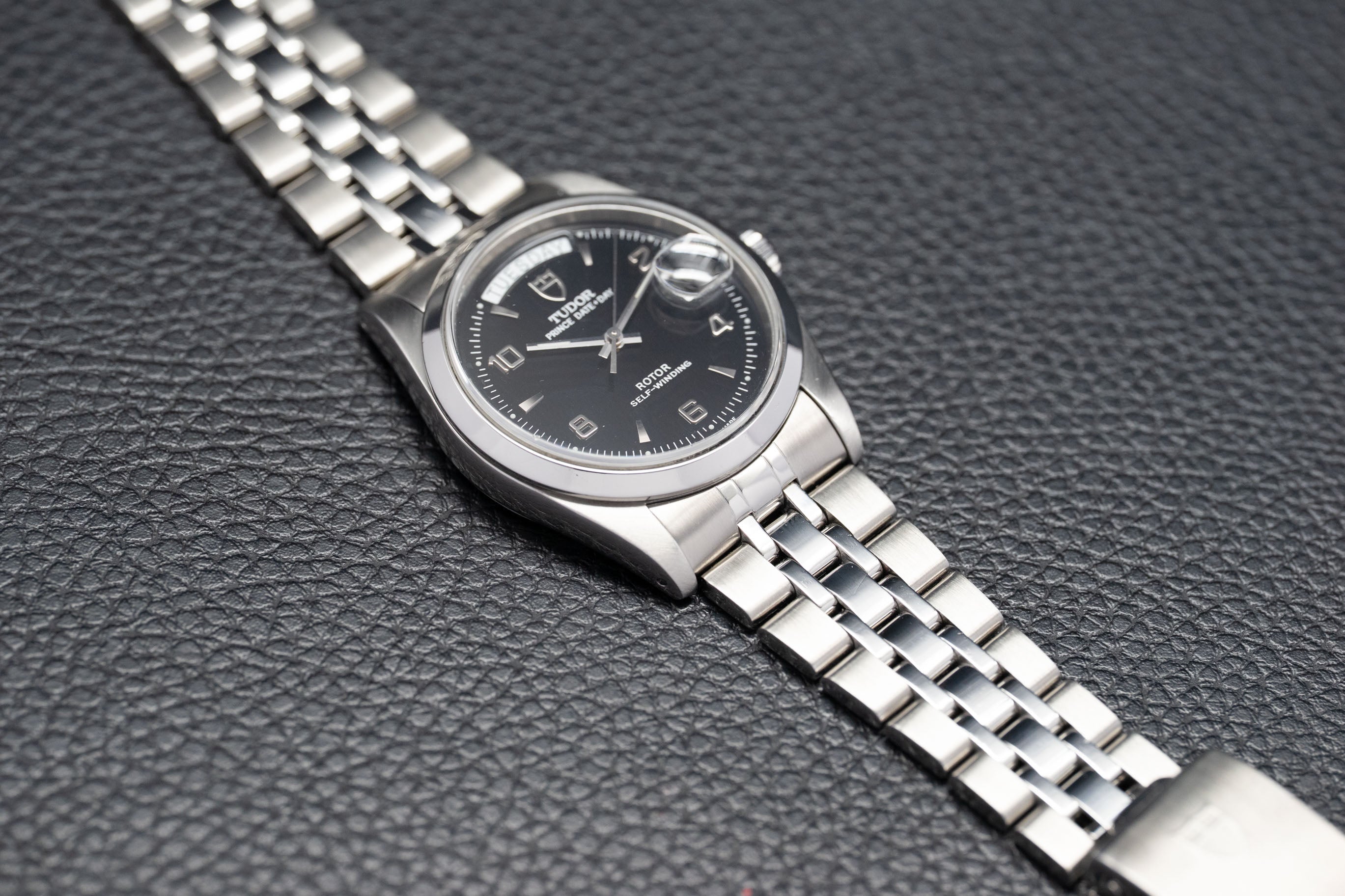 Tudor Date-Day 76200 Black Dial 2010 Papers
