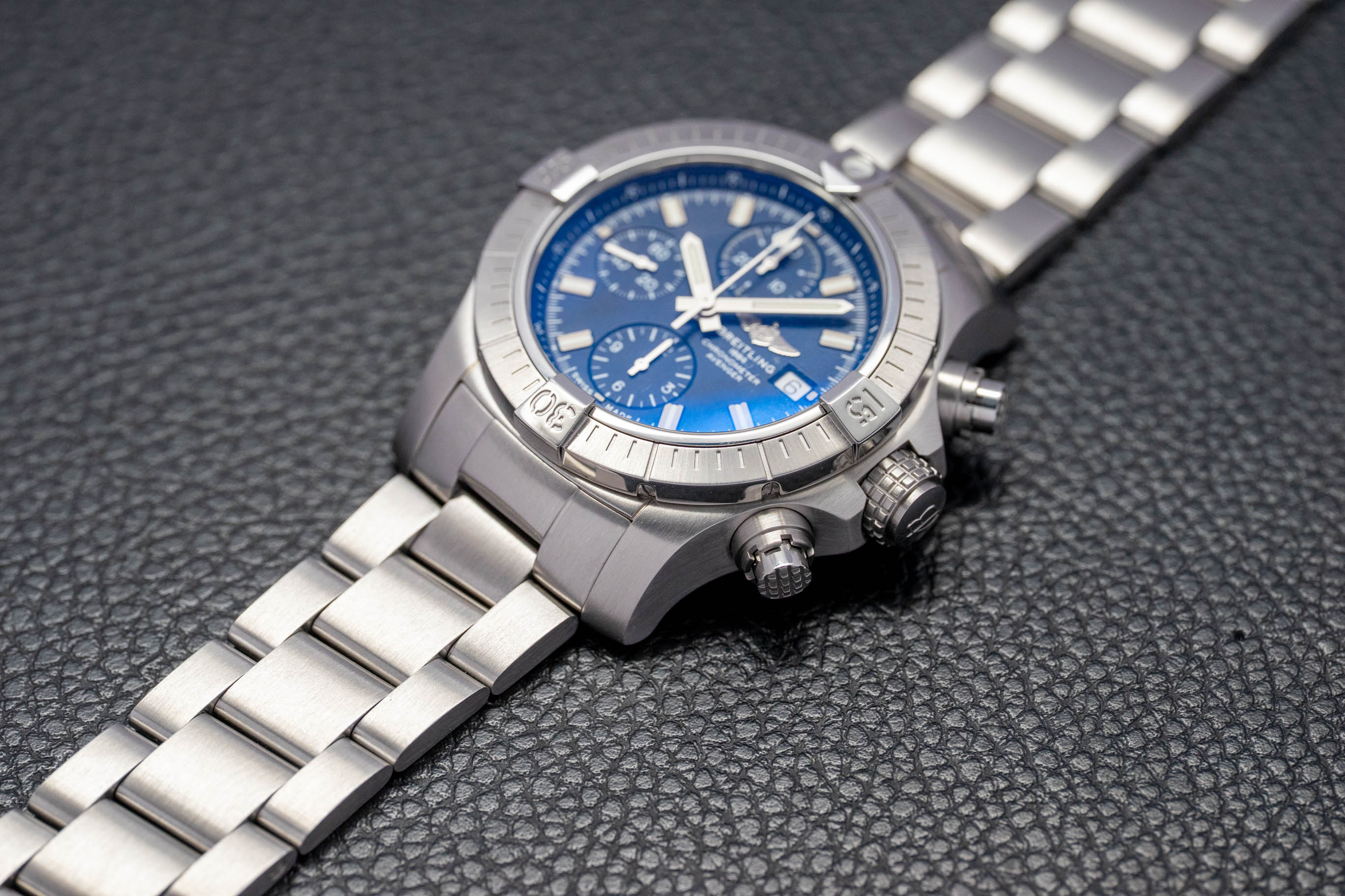 Breitling Avenger Chronograph A13385 Fullset 2020 Box+Papers