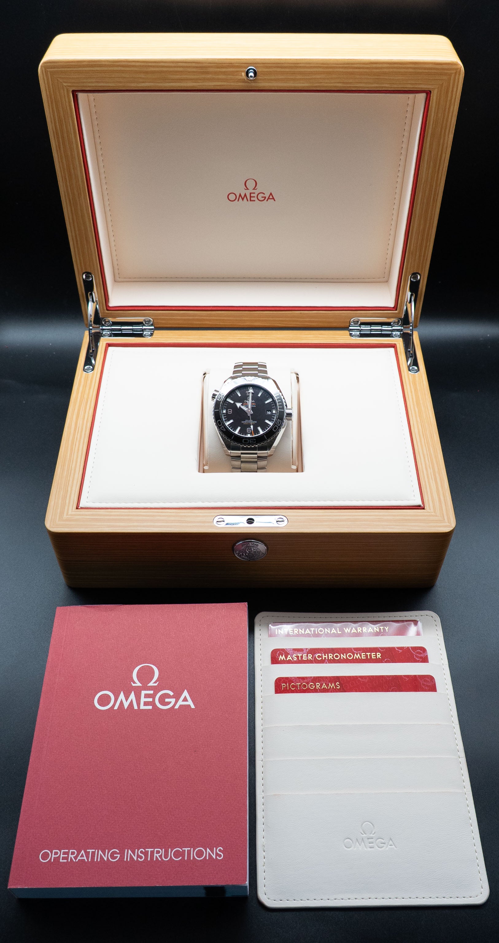 Omega Seamaster Planet Ocean 215.30.44.21.01.001 Fullset 2024 Box+Papers