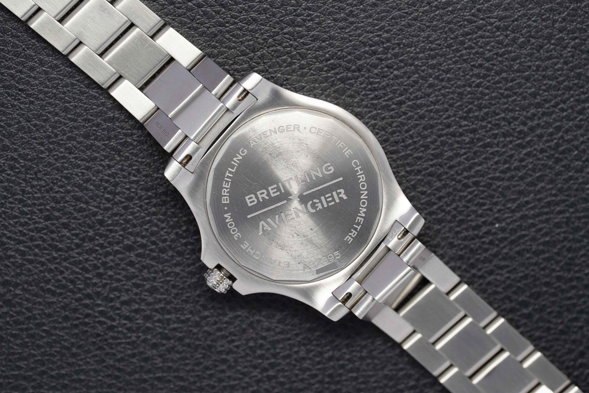 Breitling Avenger GMT II A32395 Fullset 2021 Box+Papers