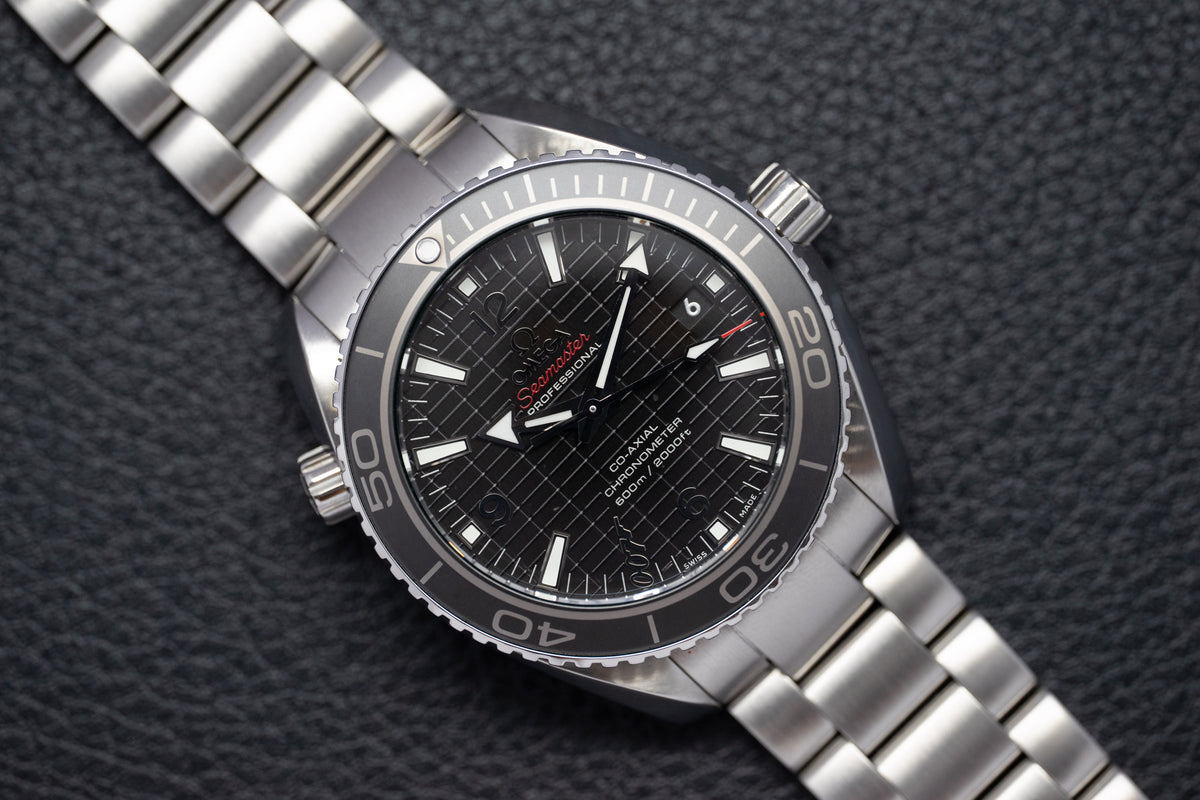 Omega Seamaster Planet Ocean 600M James Bond Skyfall 232.30.42.21.01.004 Fullset 2013 Box+Papers