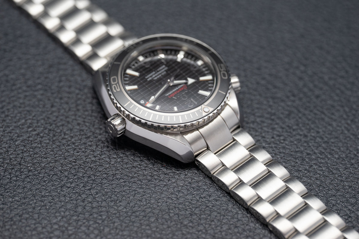Omega Seamaster Planet Ocean 600M James Bond Skyfall 232.30.42.21.01.004 Fullset 2013 Box+Papers